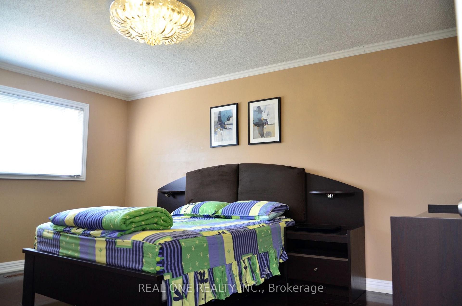 Photo 18 of 4379 Sedgefield Road, Mississauga, Central Erin Mills — HOMEH