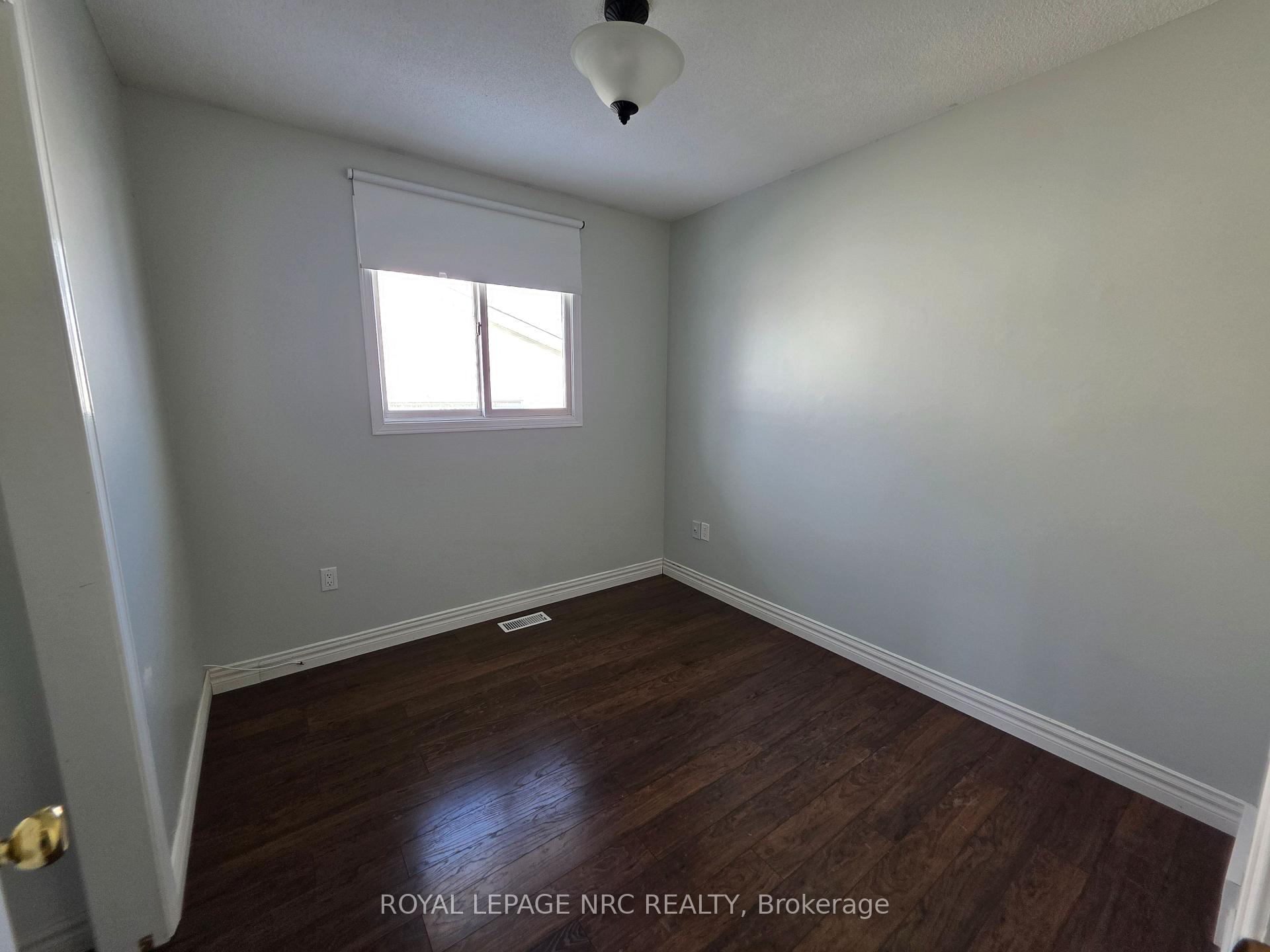 Photo 9 of 37 Fox Trail Drive, St. Catharines, Rykert/Vansickle — HOMEH