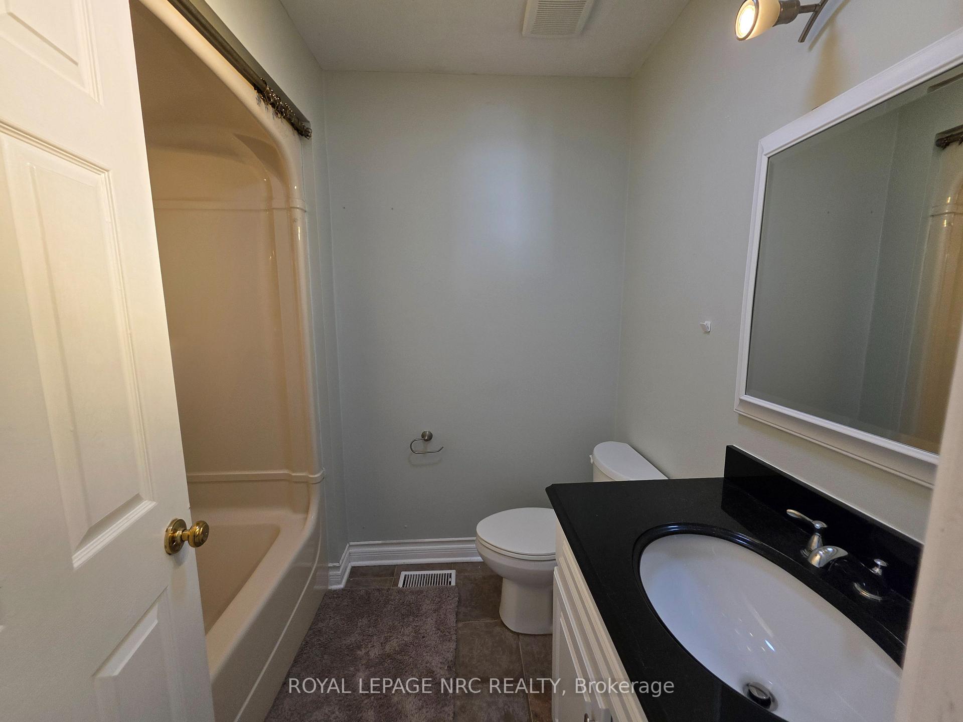 Photo 10 of 37 Fox Trail Drive, St. Catharines, Rykert/Vansickle — HOMEH