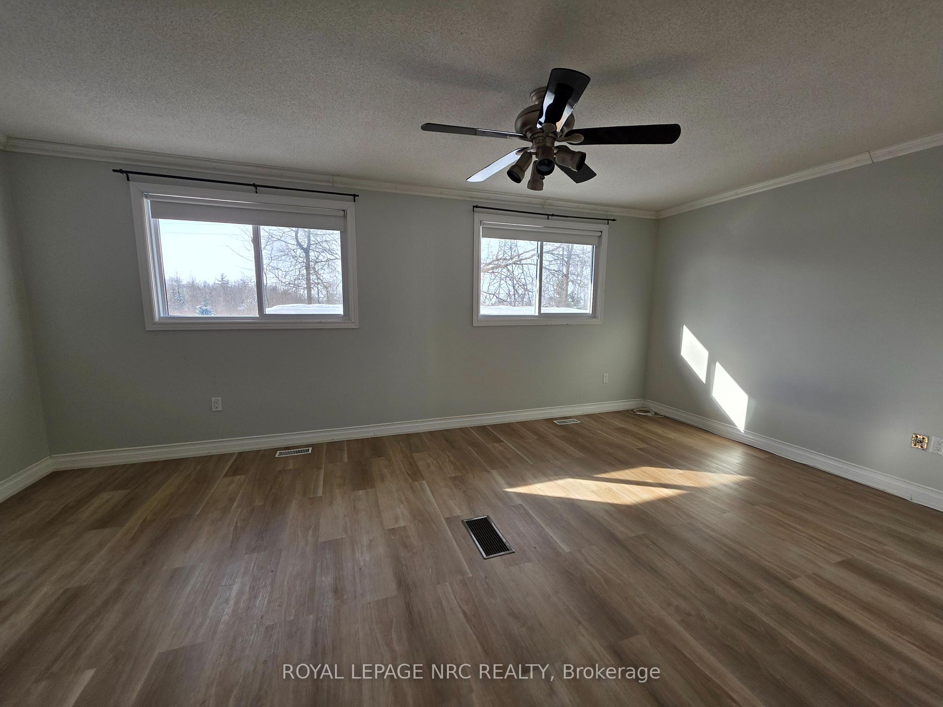 Photo 11 of 37 Fox Trail Drive, St. Catharines, Rykert/Vansickle — HOMEH
