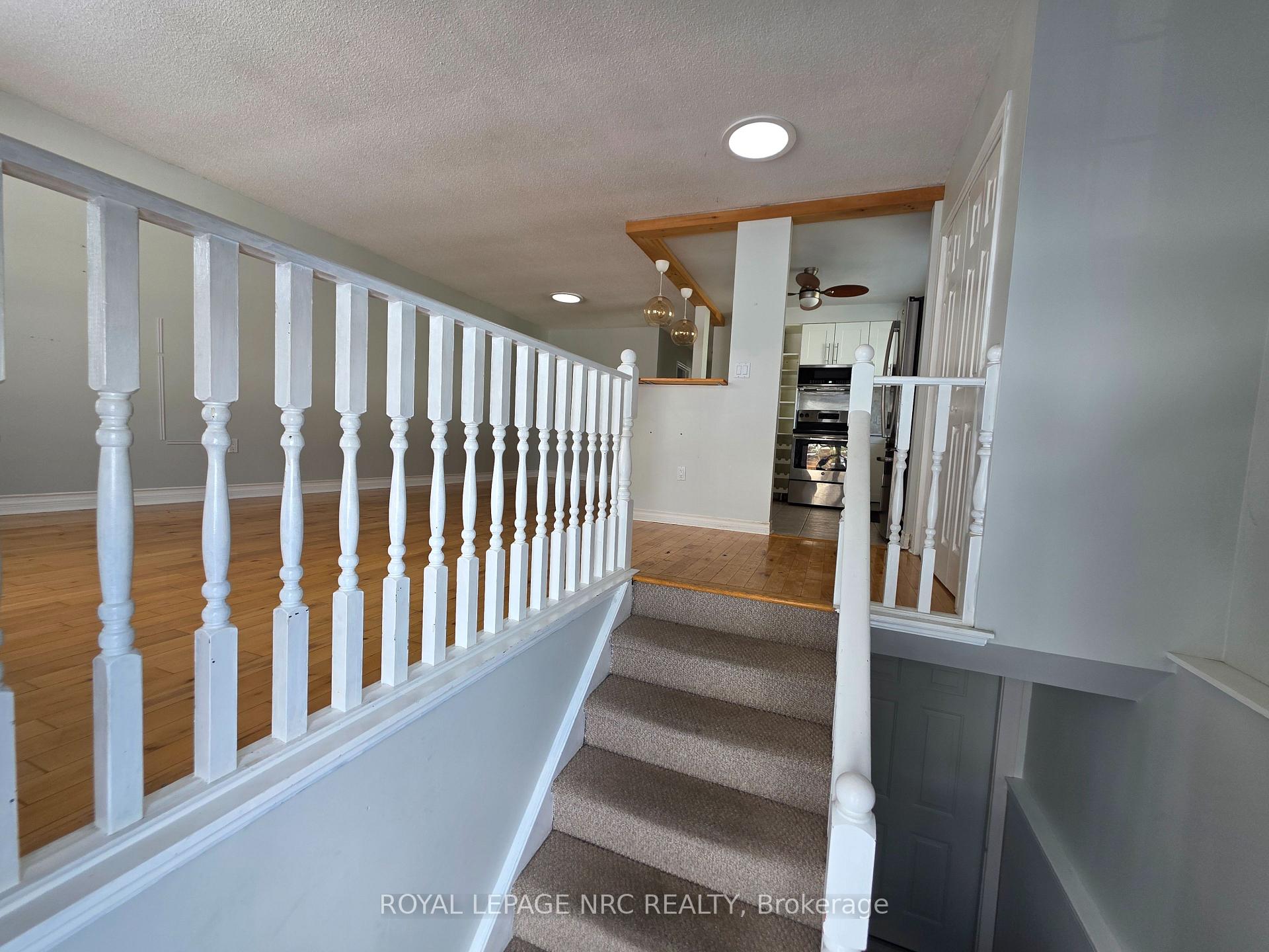 Photo 13 of 37 Fox Trail Drive, St. Catharines, Rykert/Vansickle — HOMEH