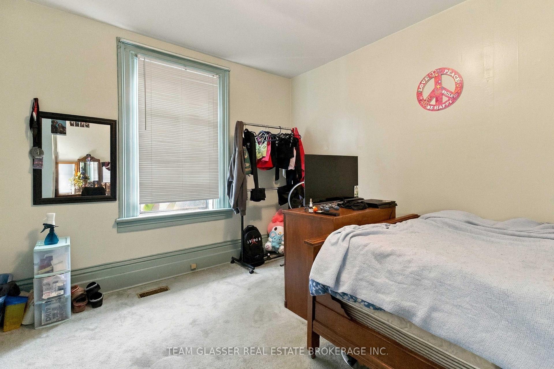 Photo 12 of 666 St James Street, London, East C — HOMEH