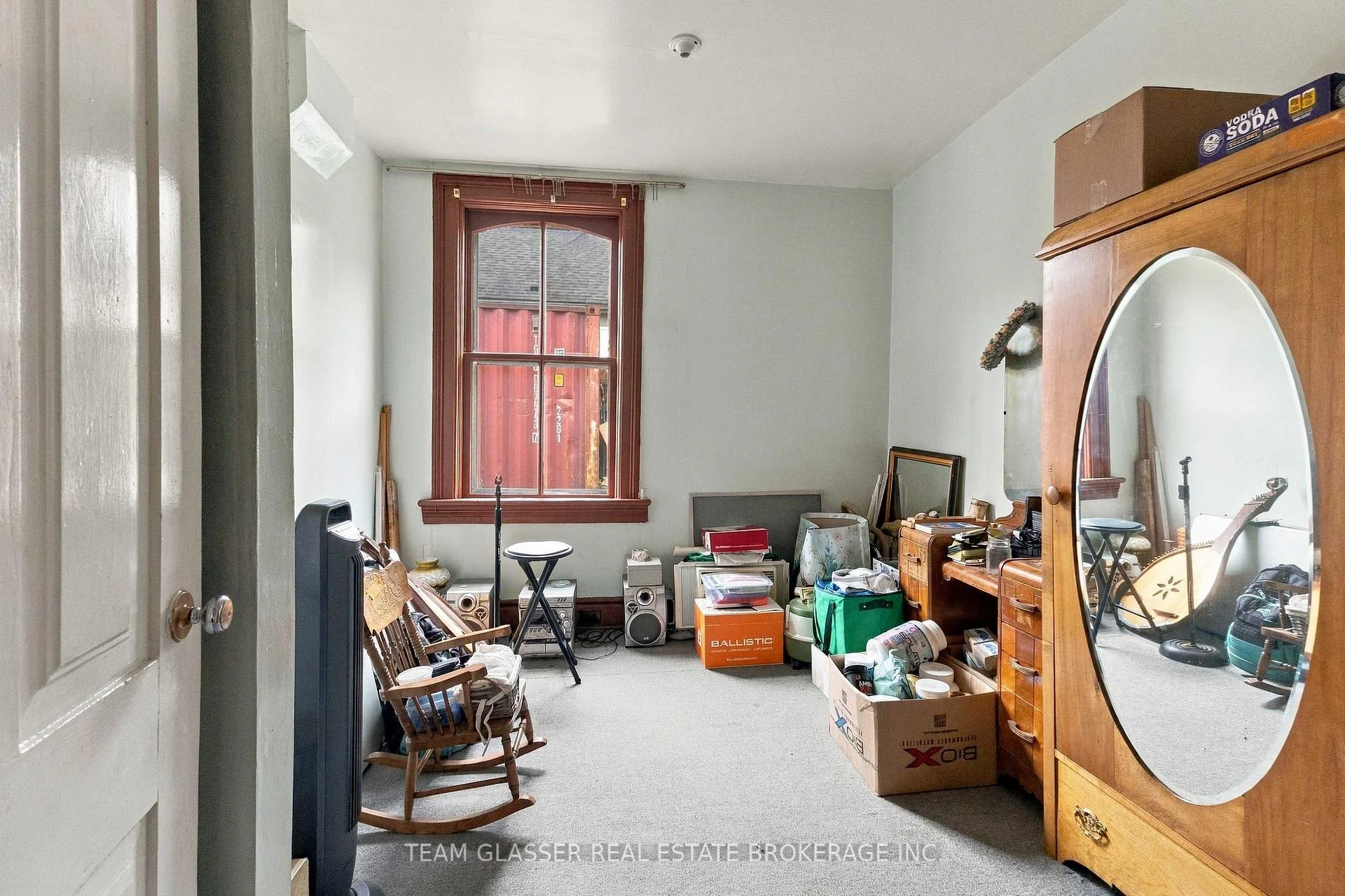 Photo 19 of 666 St James Street, London, East C — HOMEH