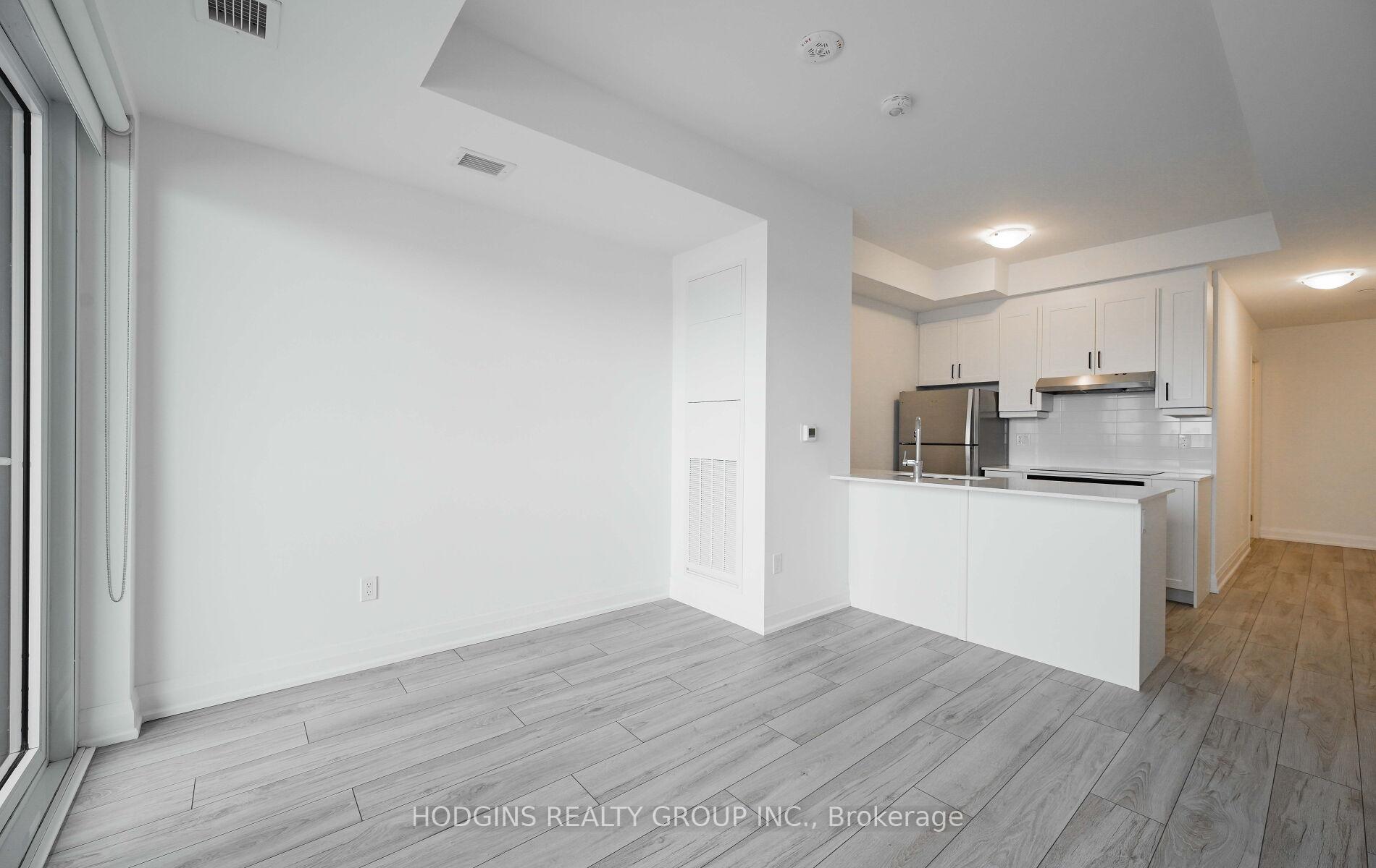 Photo 4 of Unit 1414, 1035 Southdown Road, Mississauga, Clarkson — HOMEH