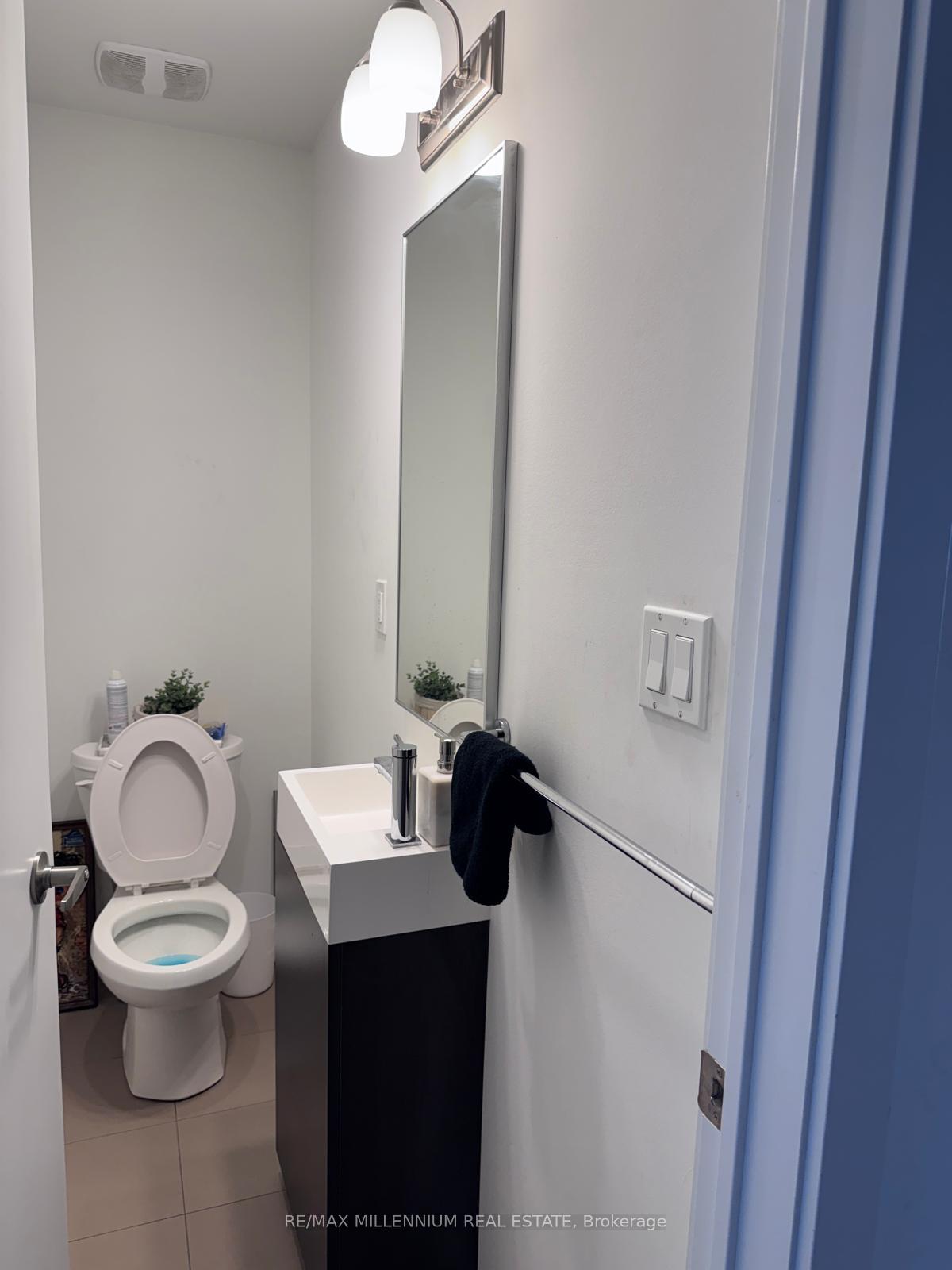 Photo 1 of 54 Hooyo Terrace, Toronto, Englemount-Lawrence — HOMEH