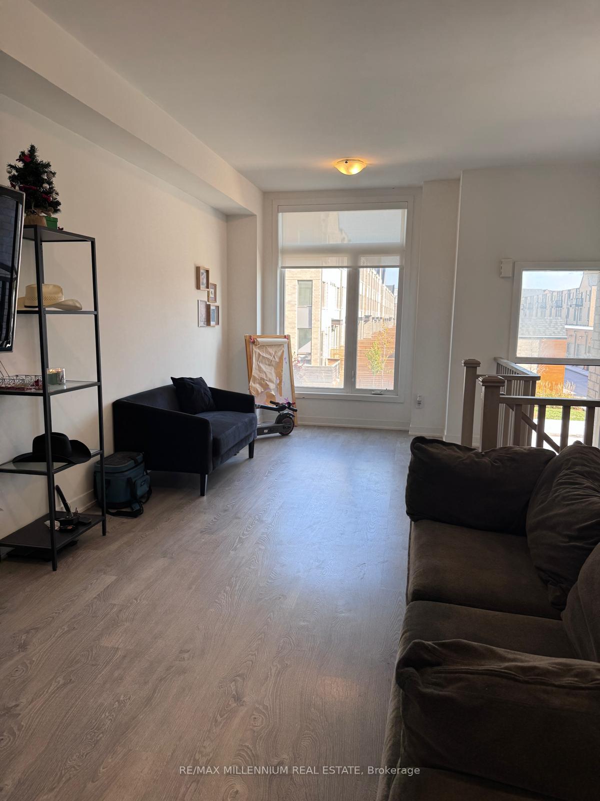 Photo 7 of 54 Hooyo Terrace, Toronto, Englemount-Lawrence — HOMEH