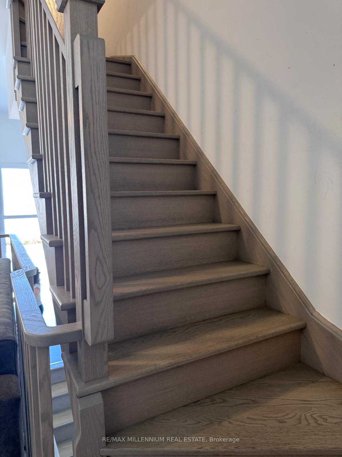 Photo 8 of 54 Hooyo Terrace, Toronto, Englemount-Lawrence — HOMEH