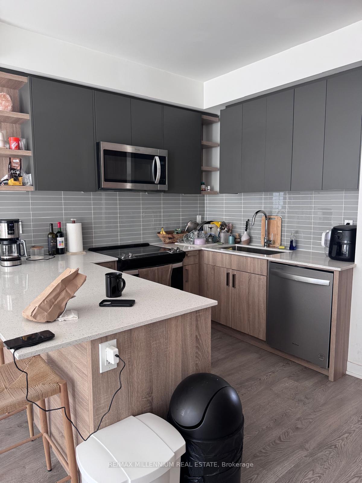 Photo 9 of 54 Hooyo Terrace, Toronto, Englemount-Lawrence — HOMEH