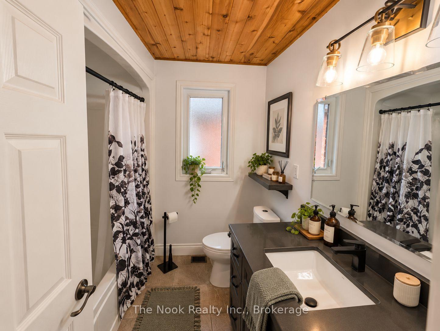 Photo 7 of 3 Midland Drive, Kawartha Lakes, Lindsay — HOMEH