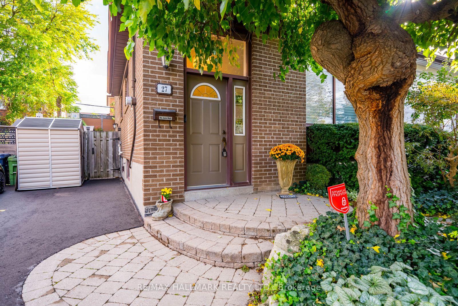 Photo 3 of 27 Pinebrook Avenue, North York, Victoria Village — HOMEH