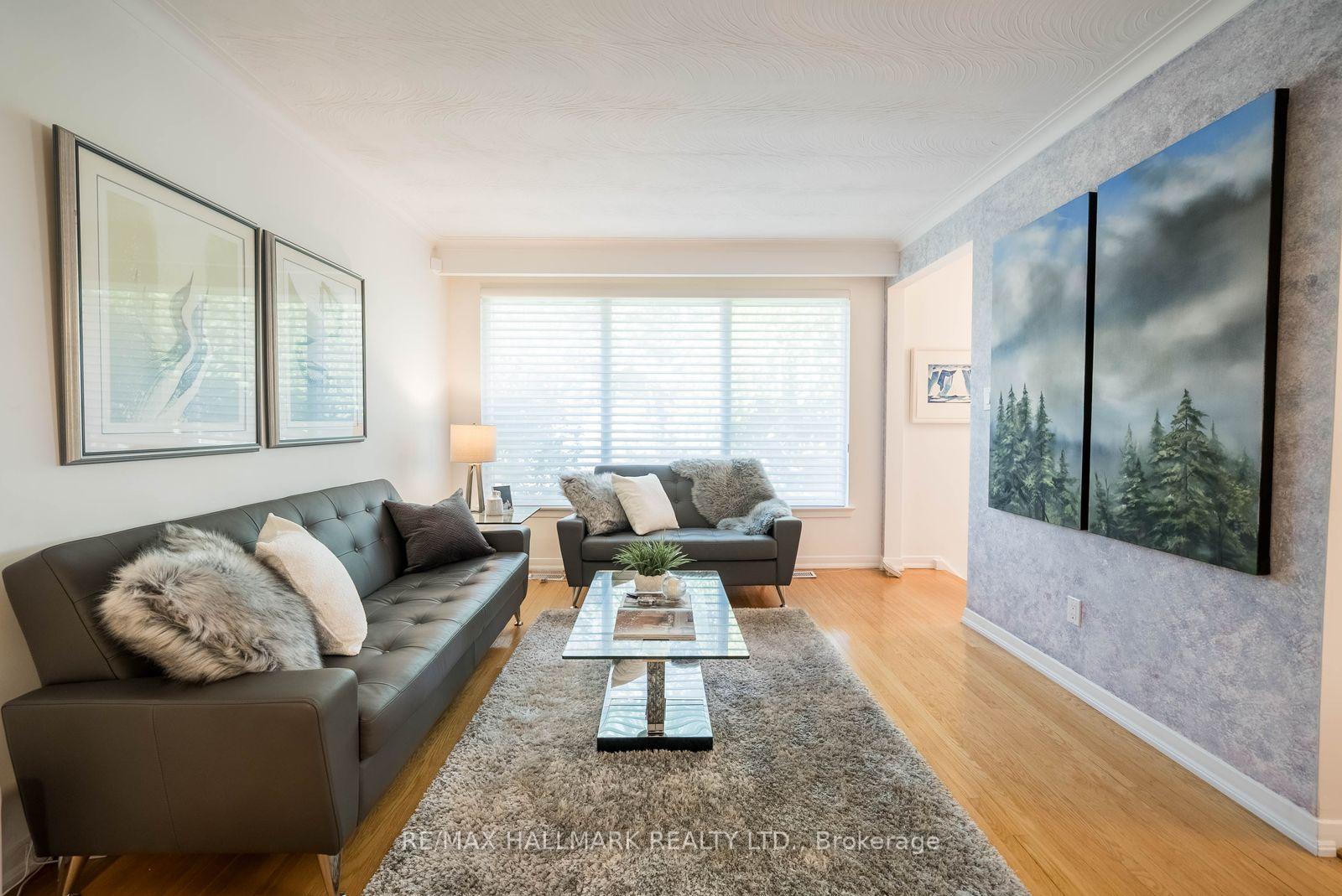 Photo 6 of 27 Pinebrook Avenue, North York, Victoria Village — HOMEH