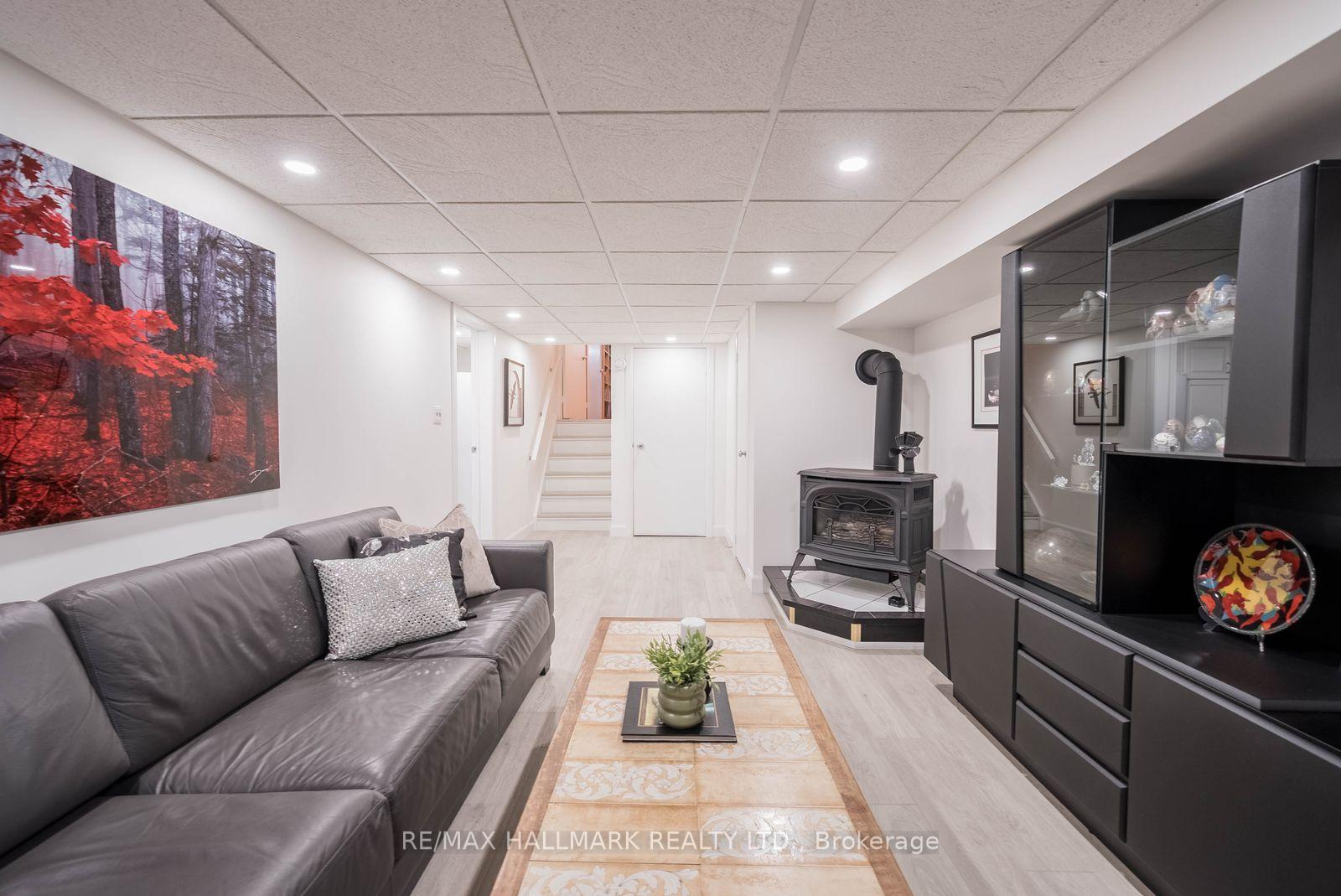 Photo 26 of 27 Pinebrook Avenue, North York, Victoria Village — HOMEH