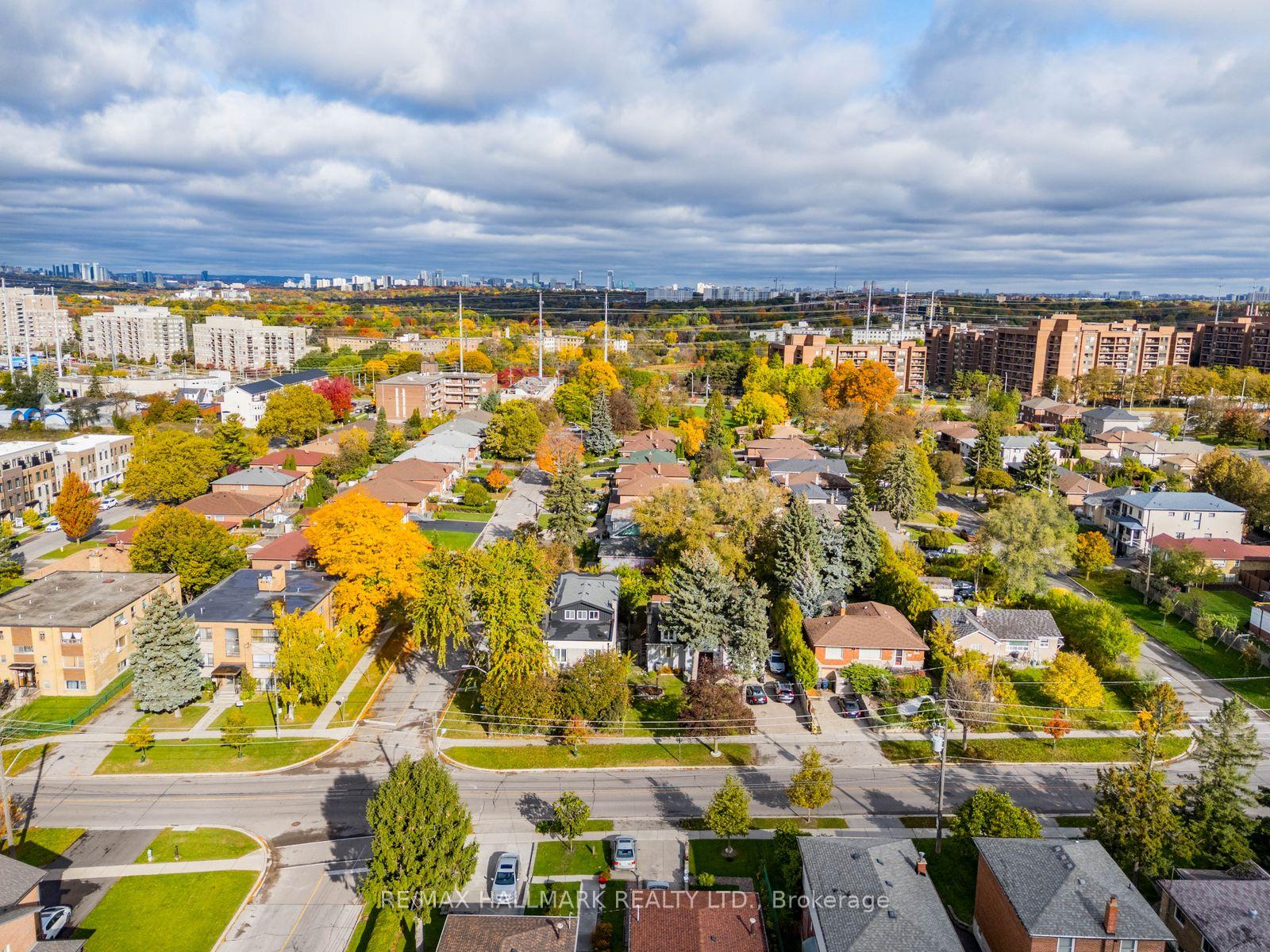 Photo 35 of 27 Pinebrook Avenue, North York, Victoria Village — HOMEH