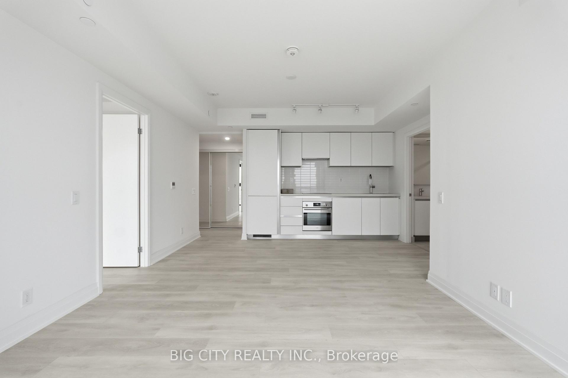 Photo 7 of Unit 1110, 25 Frederick Todd Way, Toronto, Leaside — HOMEH