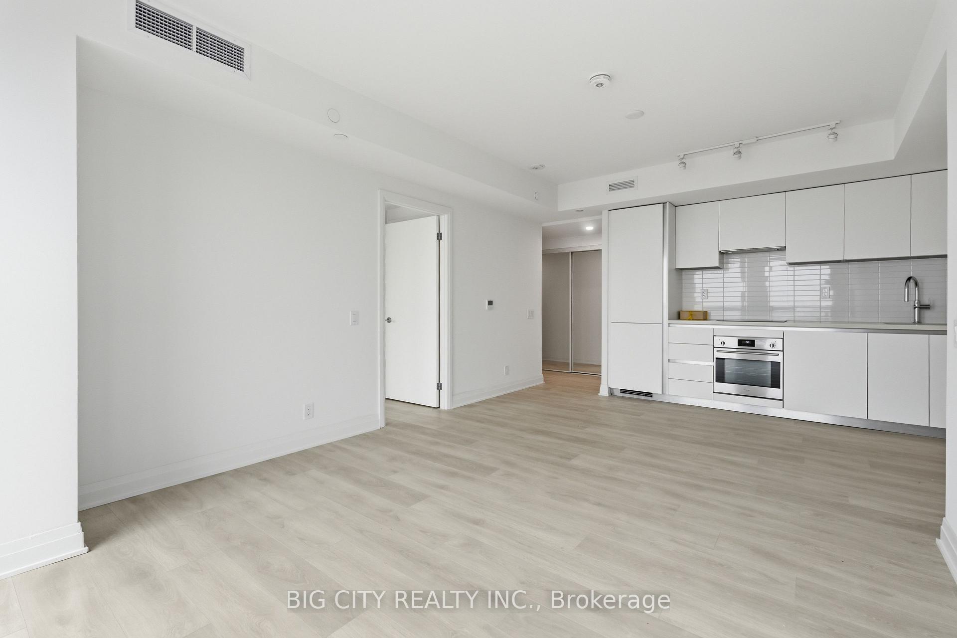 Photo 9 of Unit 1110, 25 Frederick Todd Way, Toronto, Leaside — HOMEH