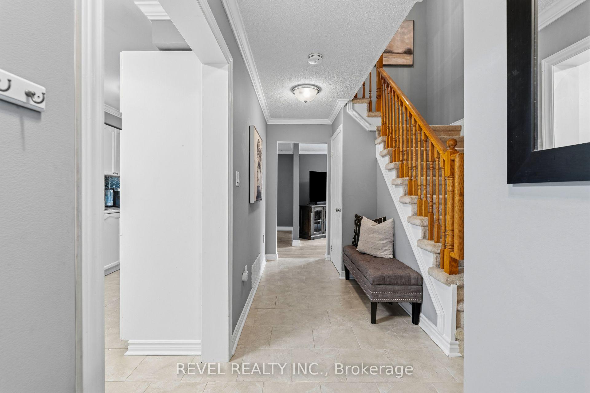 Photo 3 of 78 Ryan's Way, Hamilton, Waterdown — HOMEH
