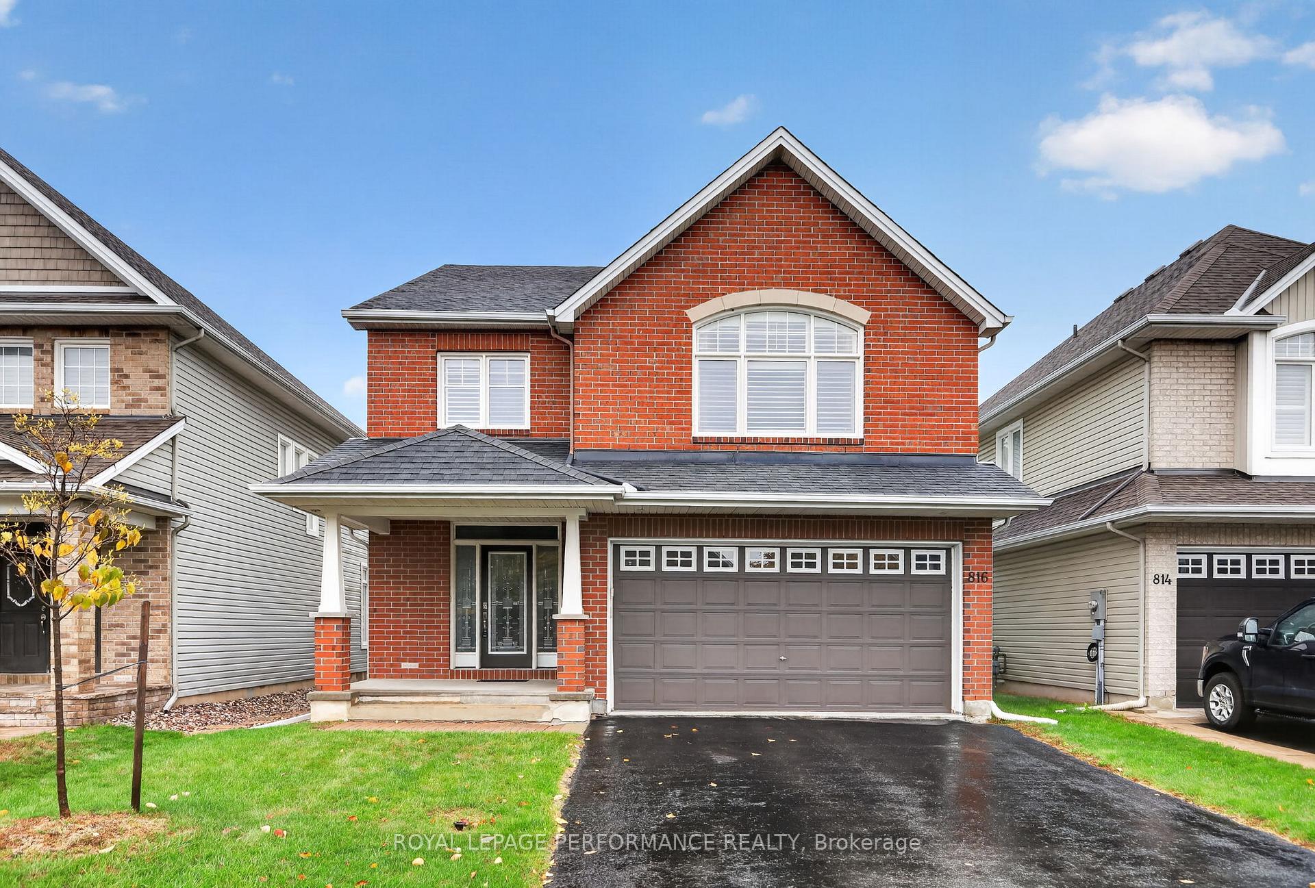 Photo 2 of 816 Azure Street, Ottawa, Avalon West — HOMEH