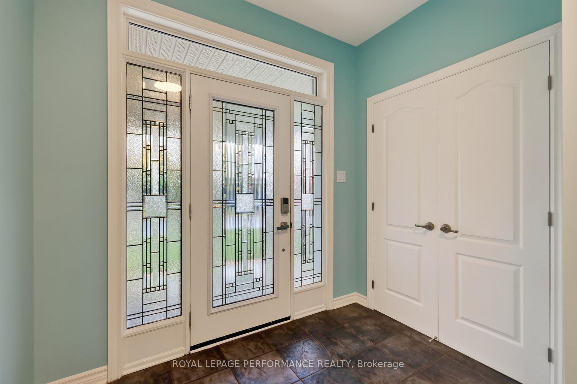 Photo 3 of 816 Azure Street, Ottawa, Avalon West — HOMEH