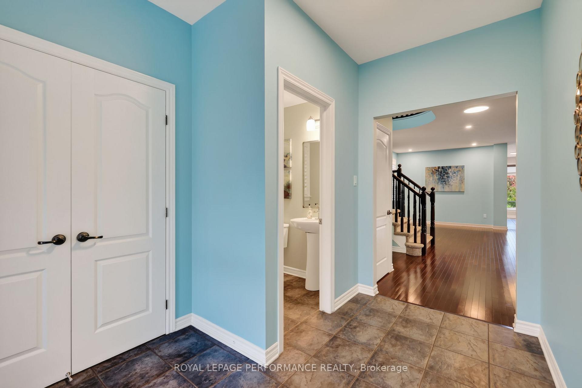 Photo 4 of 816 Azure Street, Ottawa, Avalon West — HOMEH