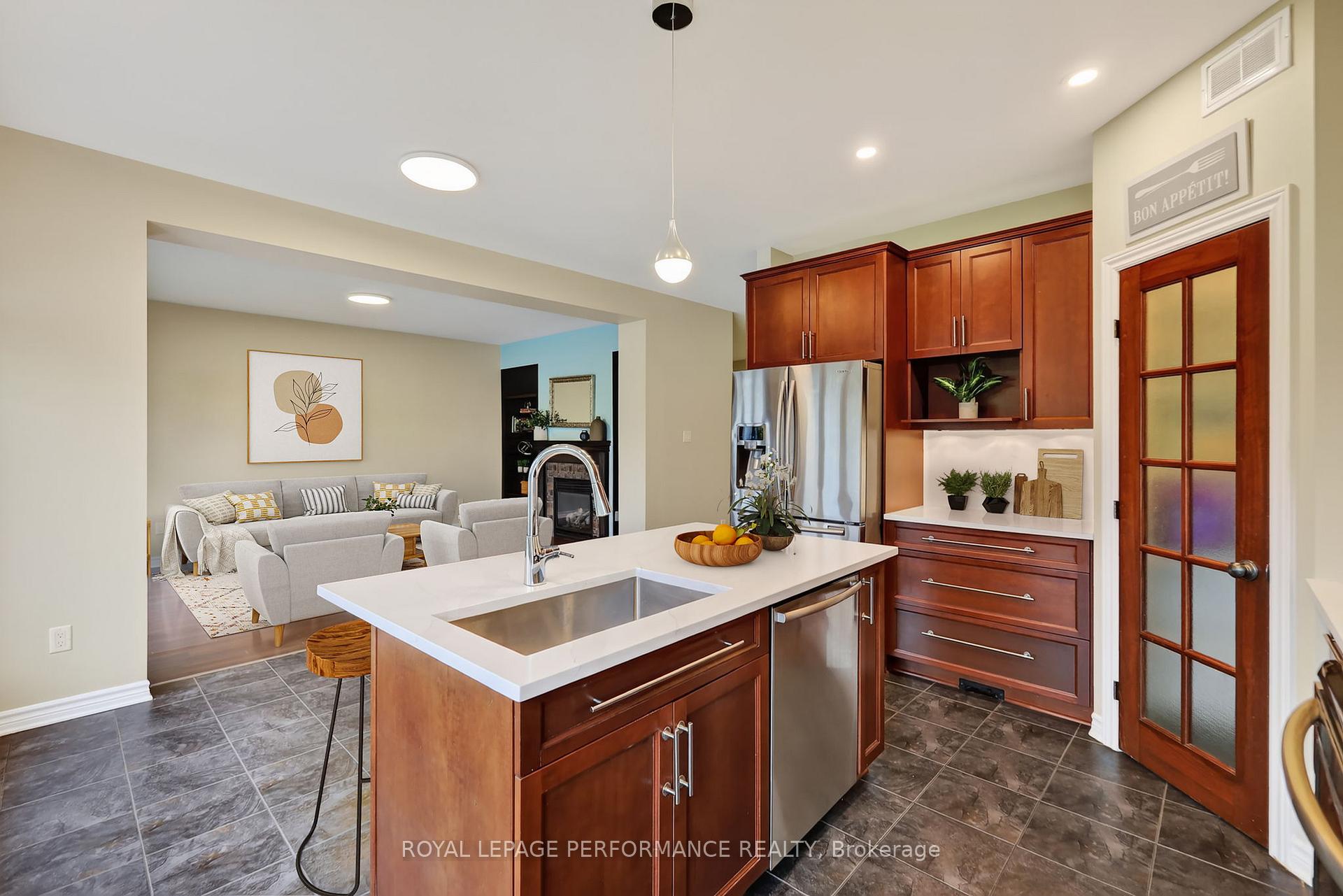 Photo 11 of 816 Azure Street, Ottawa, Avalon West — HOMEH