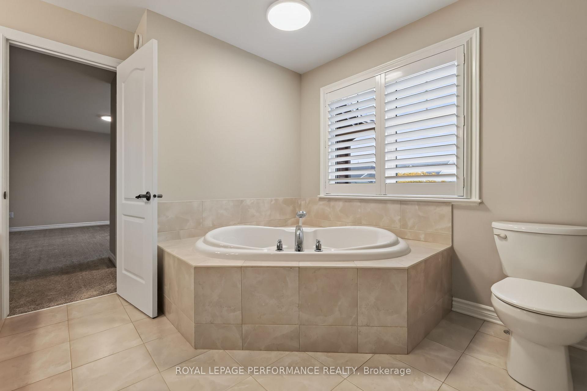 Photo 22 of 816 Azure Street, Ottawa, Avalon West — HOMEH