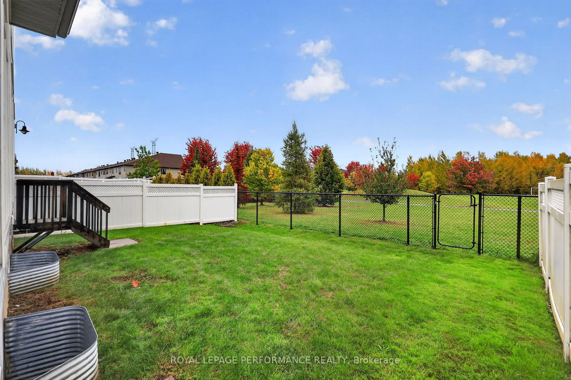 Photo 38 of 816 Azure Street, Ottawa, Avalon West — HOMEH
