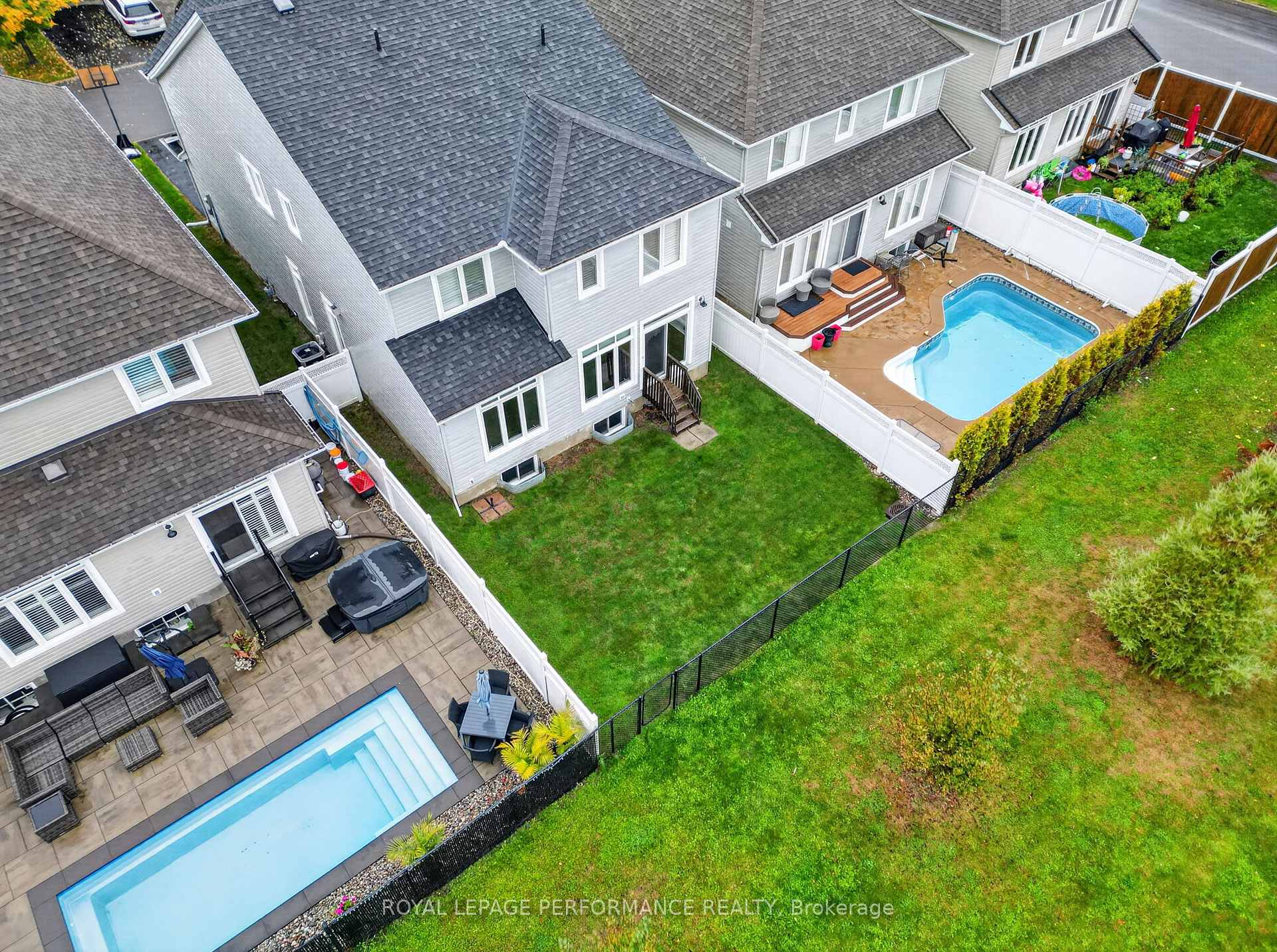 Photo 40 of 816 Azure Street, Ottawa, Avalon West — HOMEH