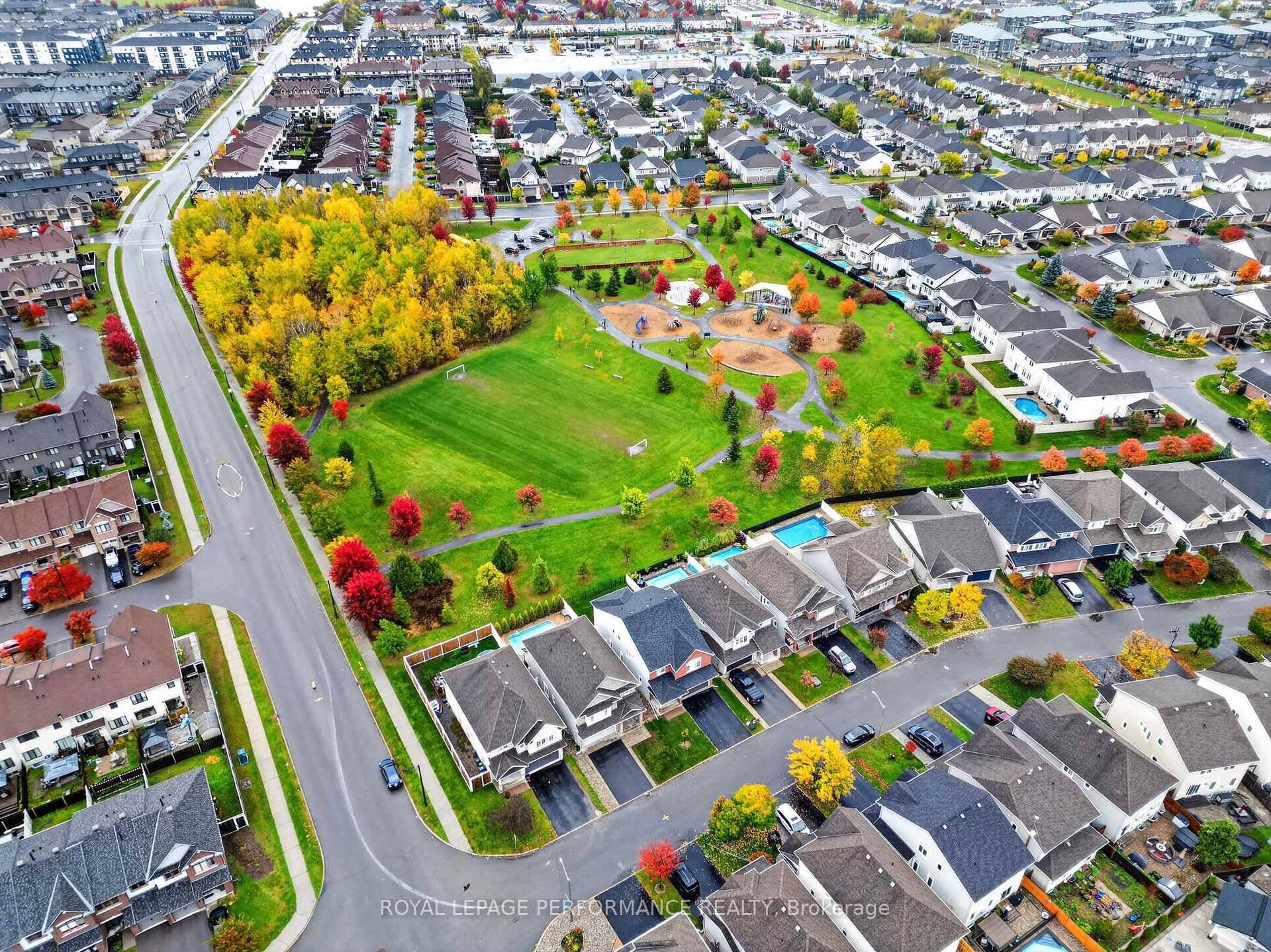 Photo 43 of 816 Azure Street, Ottawa, Avalon West — HOMEH