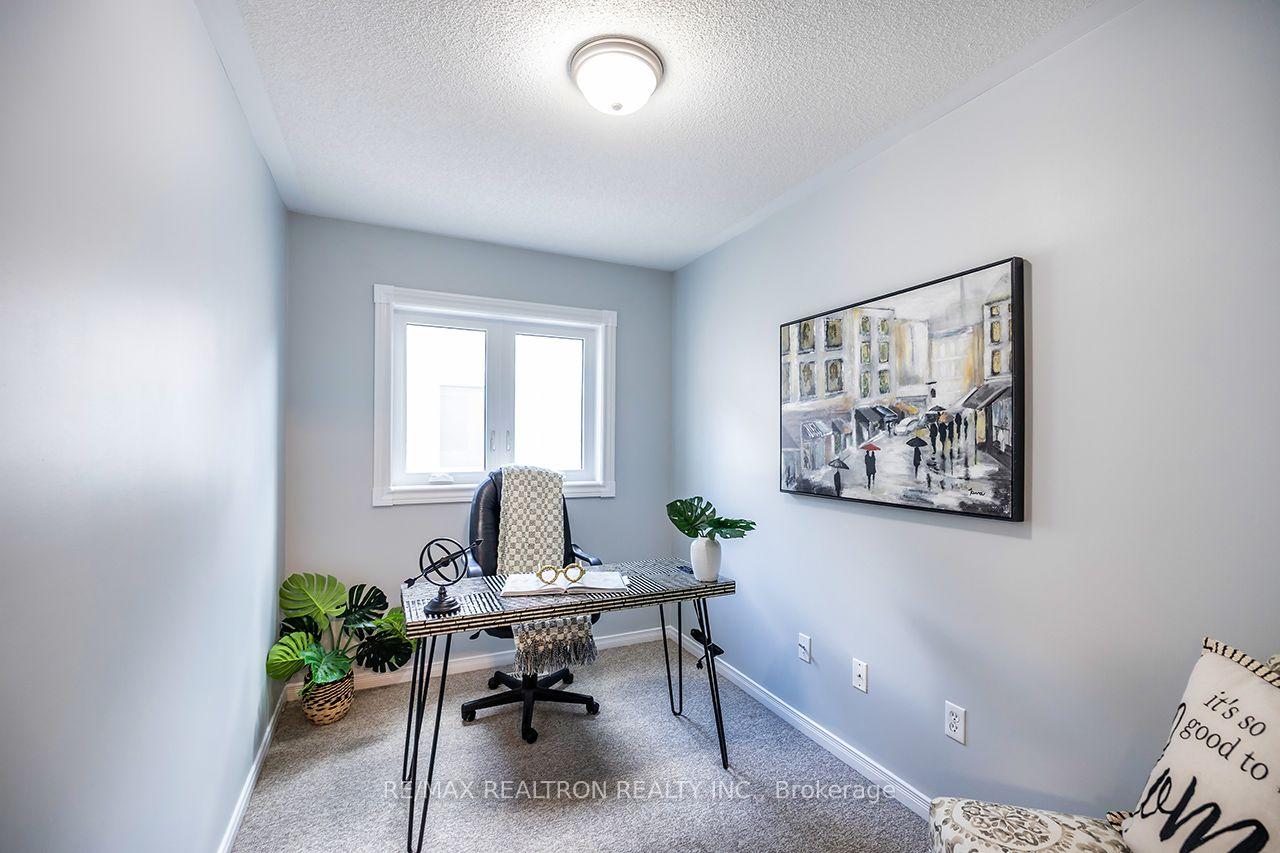 Photo 18 of 82 Beachgrove Crescent, Whitby, Taunton North — HOMEH