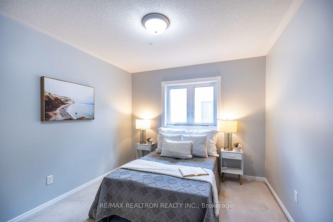 Photo 19 of 82 Beachgrove Crescent, Whitby, Taunton North — HOMEH