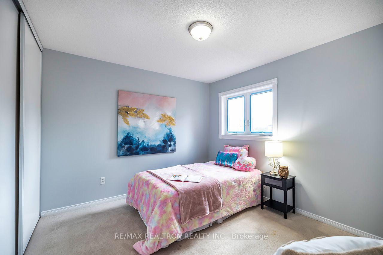 Photo 25 of 82 Beachgrove Crescent, Whitby, Taunton North — HOMEH