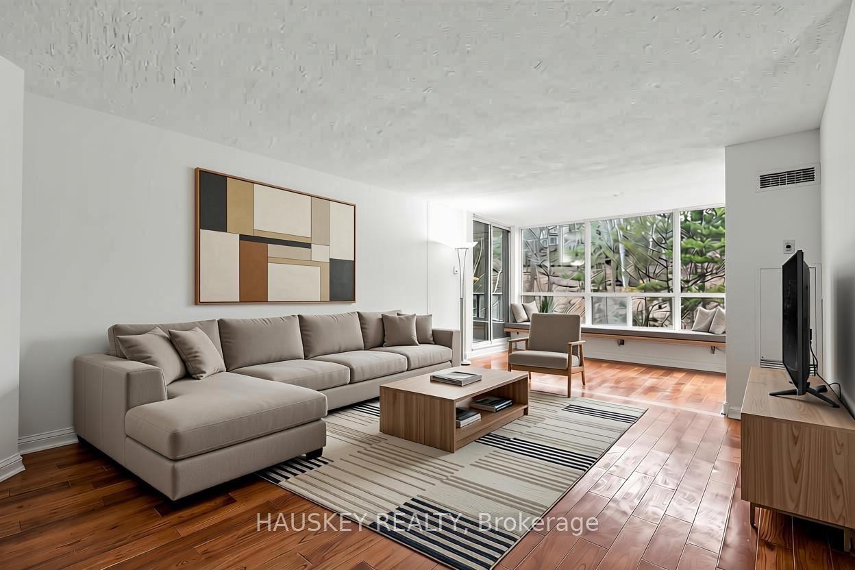 Photo 4 of Unit 402, 3800 Yonge Street, Toronto, Bedford Park-Nortown — HOMEH