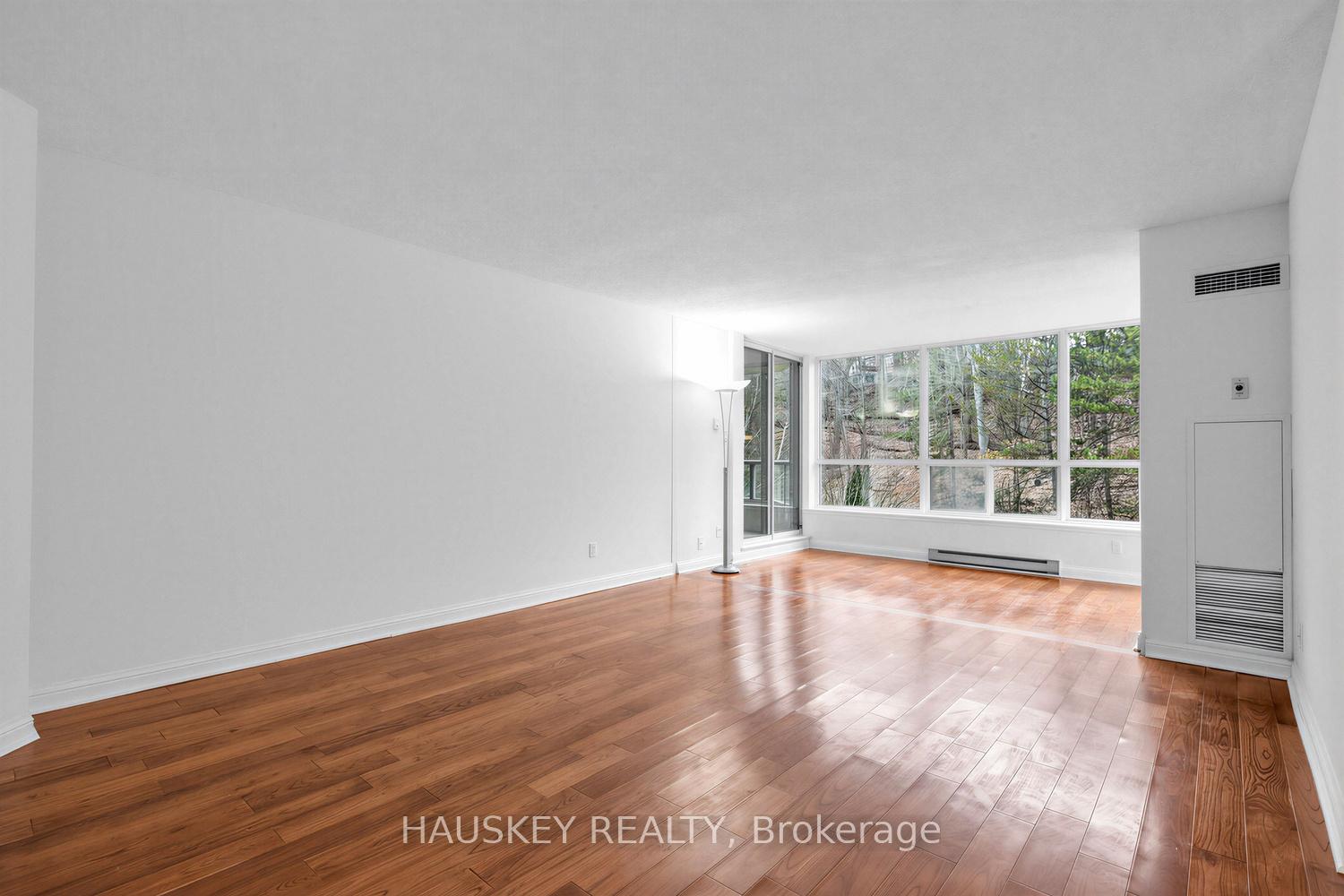 Photo 5 of Unit 402, 3800 Yonge Street, Toronto, Bedford Park-Nortown — HOMEH