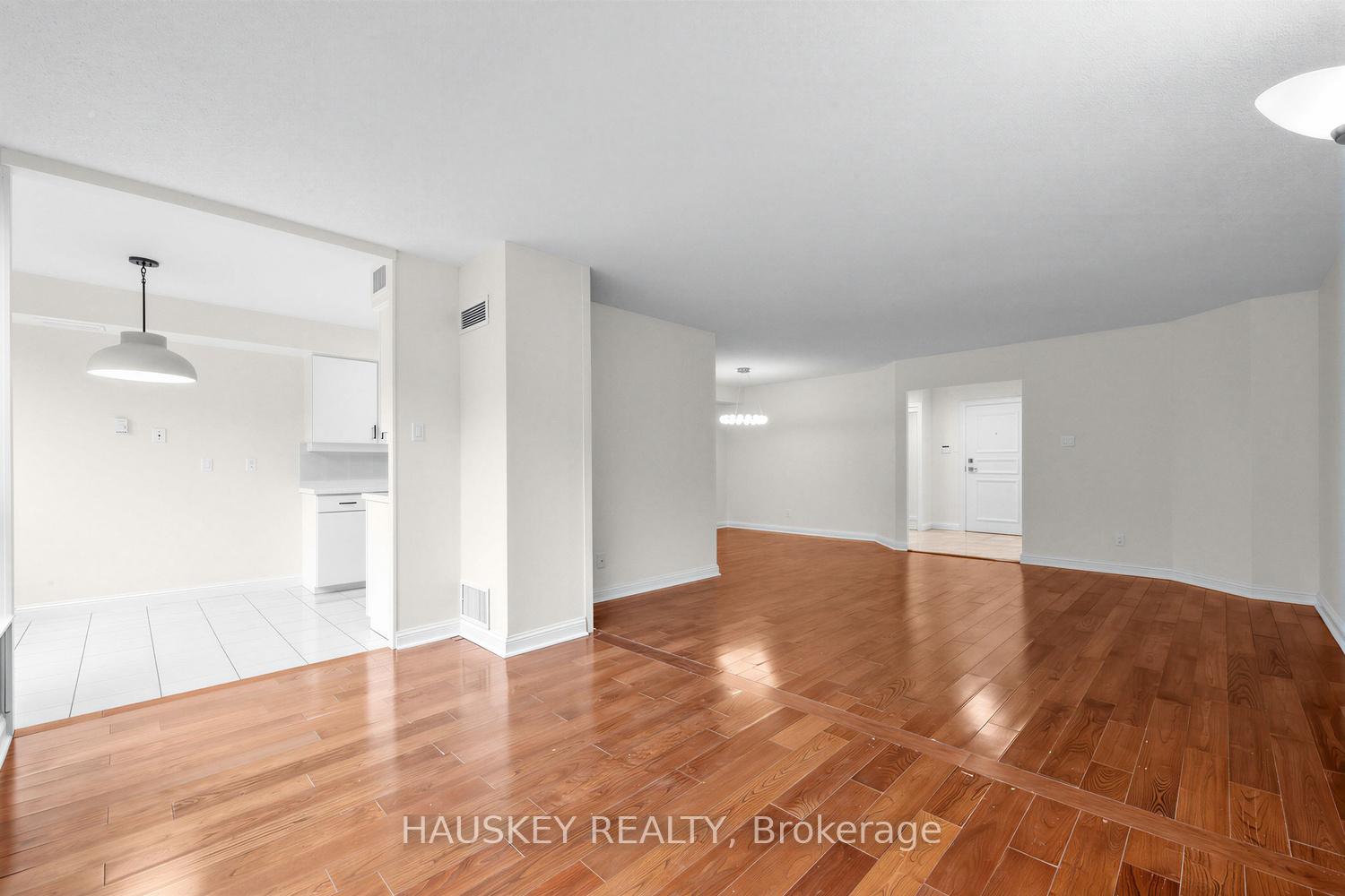 Photo 6 of Unit 402, 3800 Yonge Street, Toronto, Bedford Park-Nortown — HOMEH