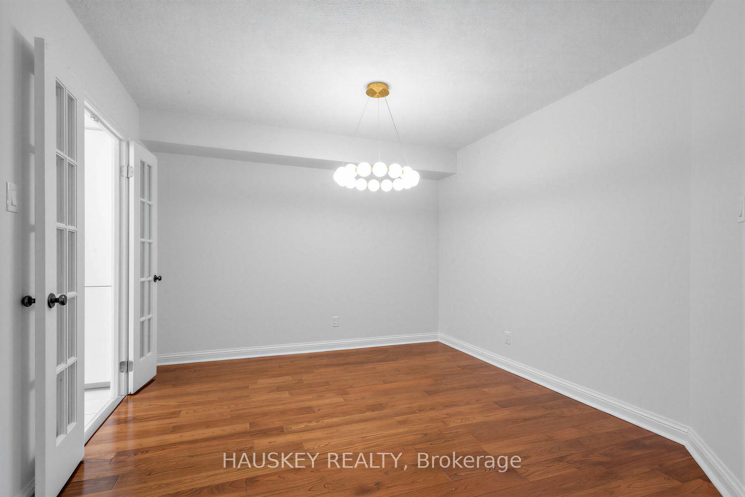Photo 8 of Unit 402, 3800 Yonge Street, Toronto, Bedford Park-Nortown — HOMEH