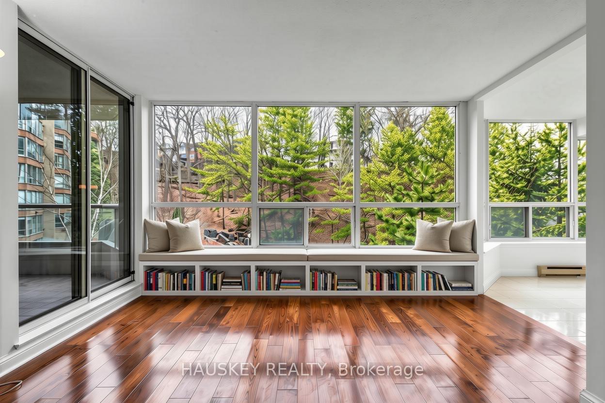 Photo 13 of Unit 402, 3800 Yonge Street, Toronto, Bedford Park-Nortown — HOMEH