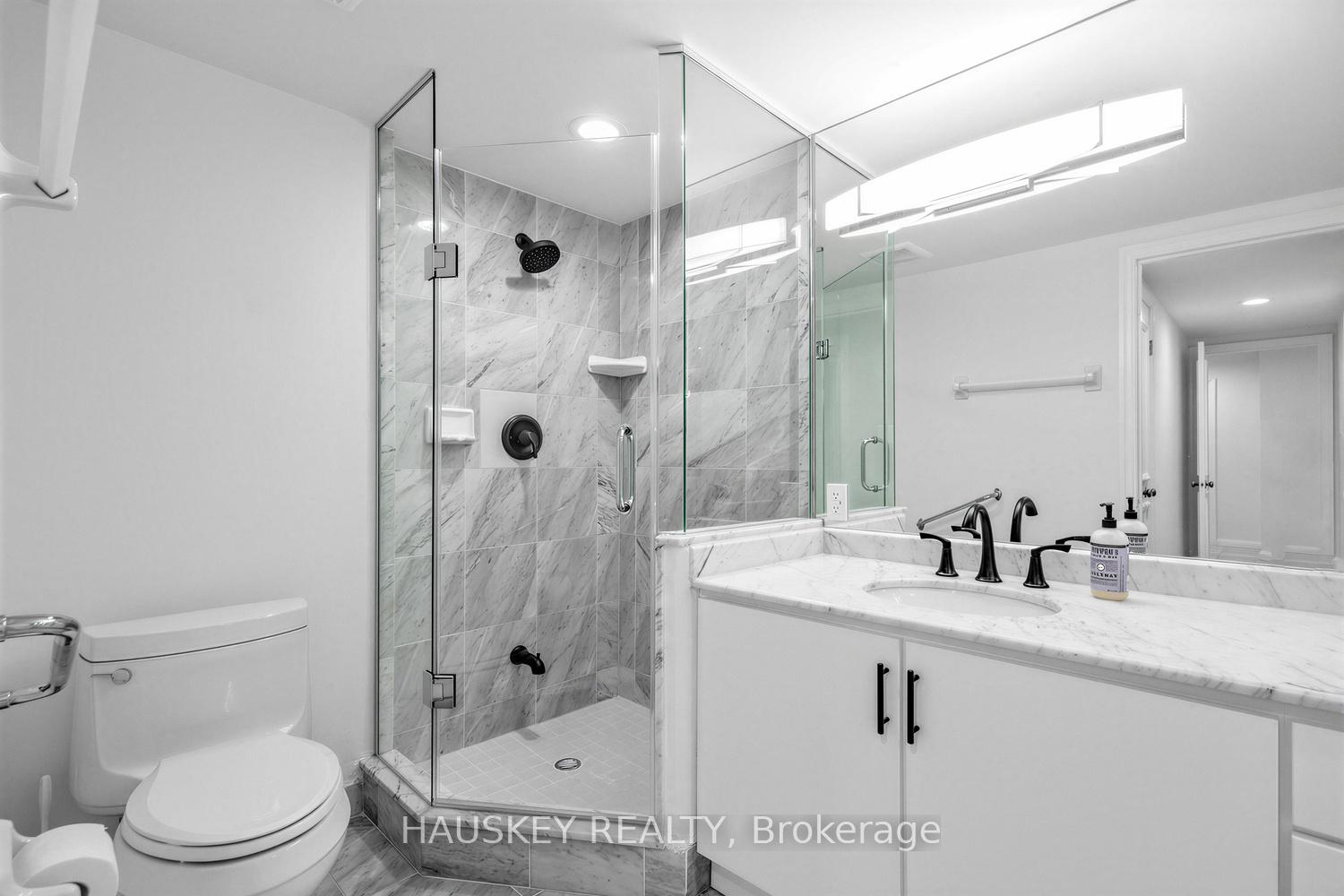 Photo 16 of Unit 402, 3800 Yonge Street, Toronto, Bedford Park-Nortown — HOMEH