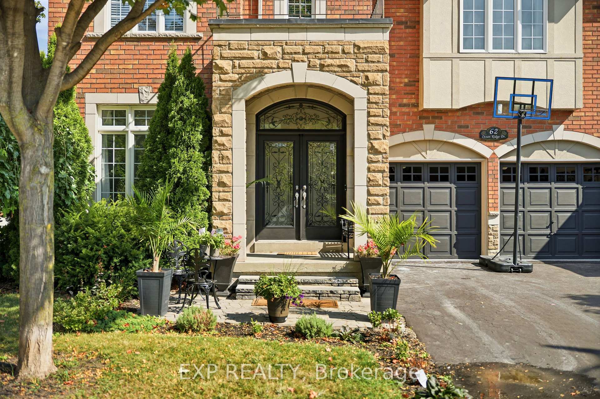 Photo 2 of 62 Ocean Ridge Drive, Brampton, Sandringham-Wellington — HOMEH