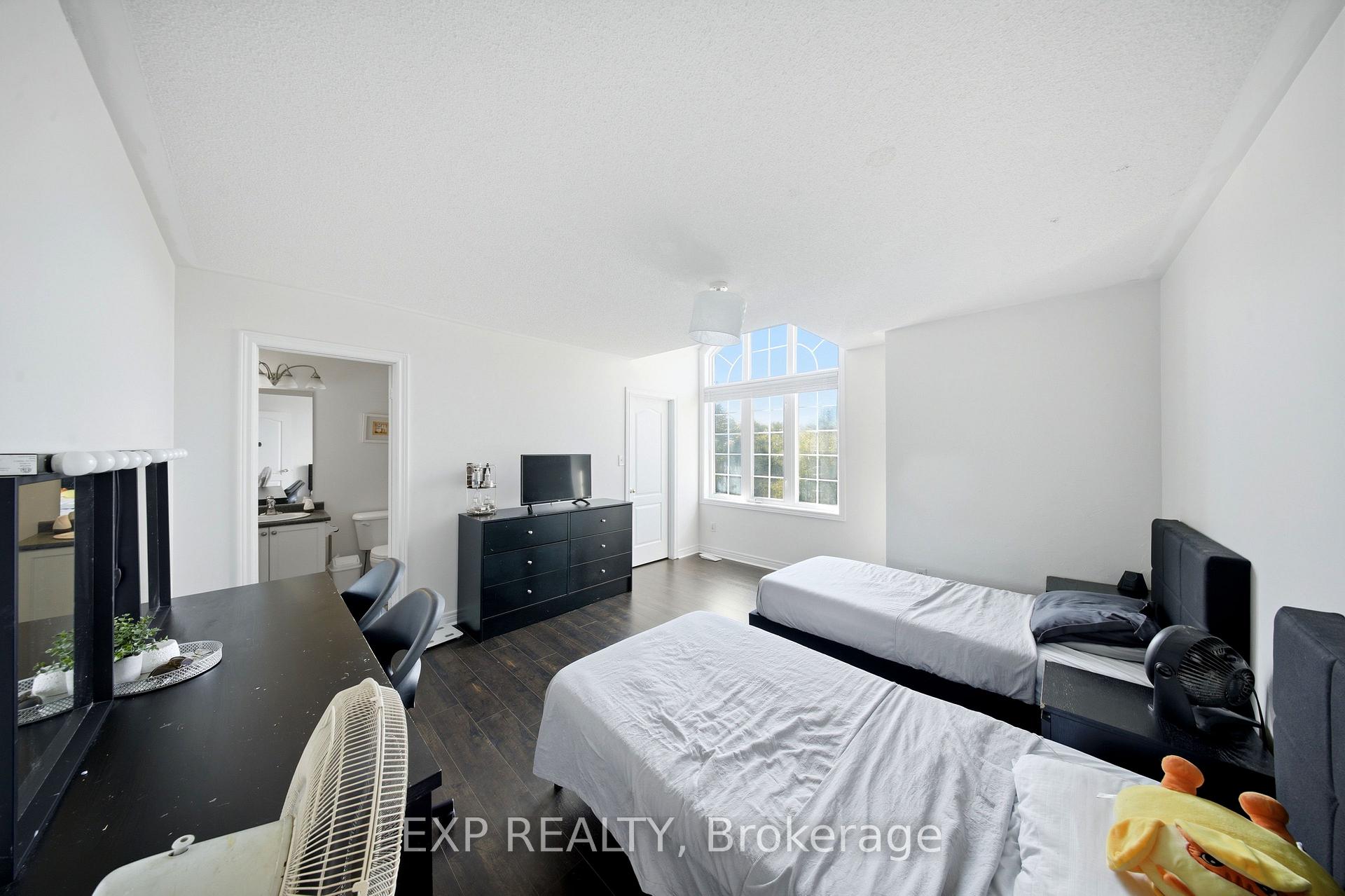 Photo 25 of 62 Ocean Ridge Drive, Brampton, Sandringham-Wellington — HOMEH