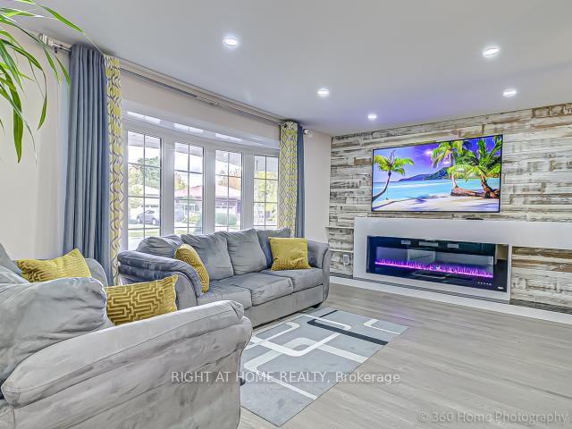 Photo 4 of 1179 Queens Avenue, Oakville, College Park — HOMEH