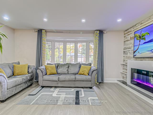 Photo 7 of 1179 Queens Avenue, Oakville, College Park — HOMEH