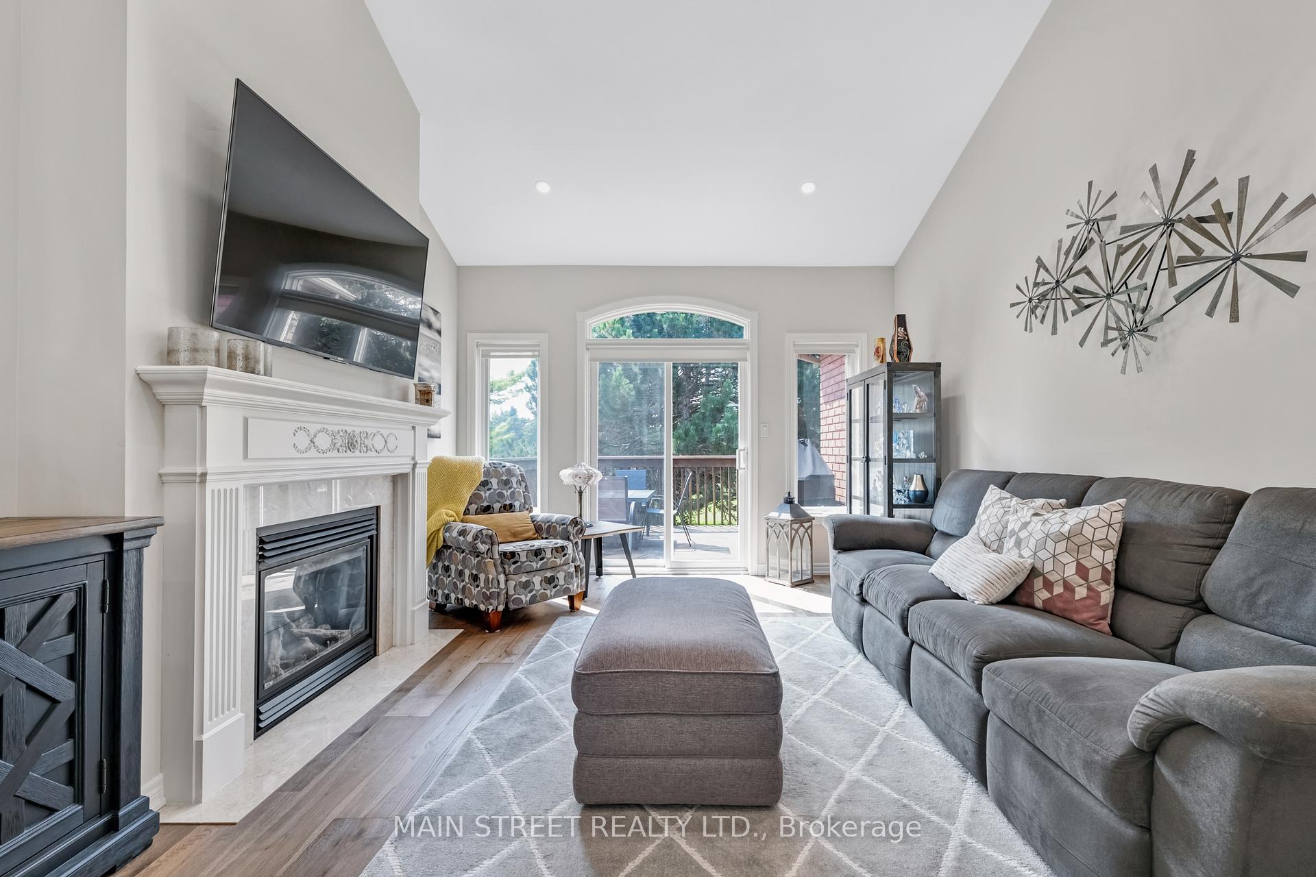 Photo 4 of 40 Via Amici, New Tecumseth, Rural New Tecumseth — HOMEH