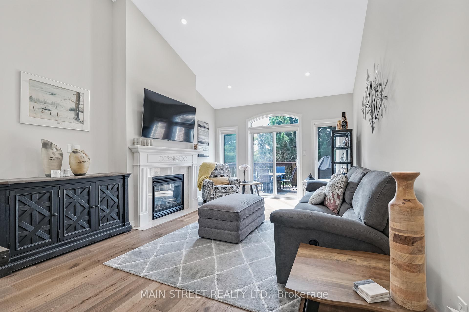 Photo 6 of 40 Via Amici, New Tecumseth, Rural New Tecumseth — HOMEH