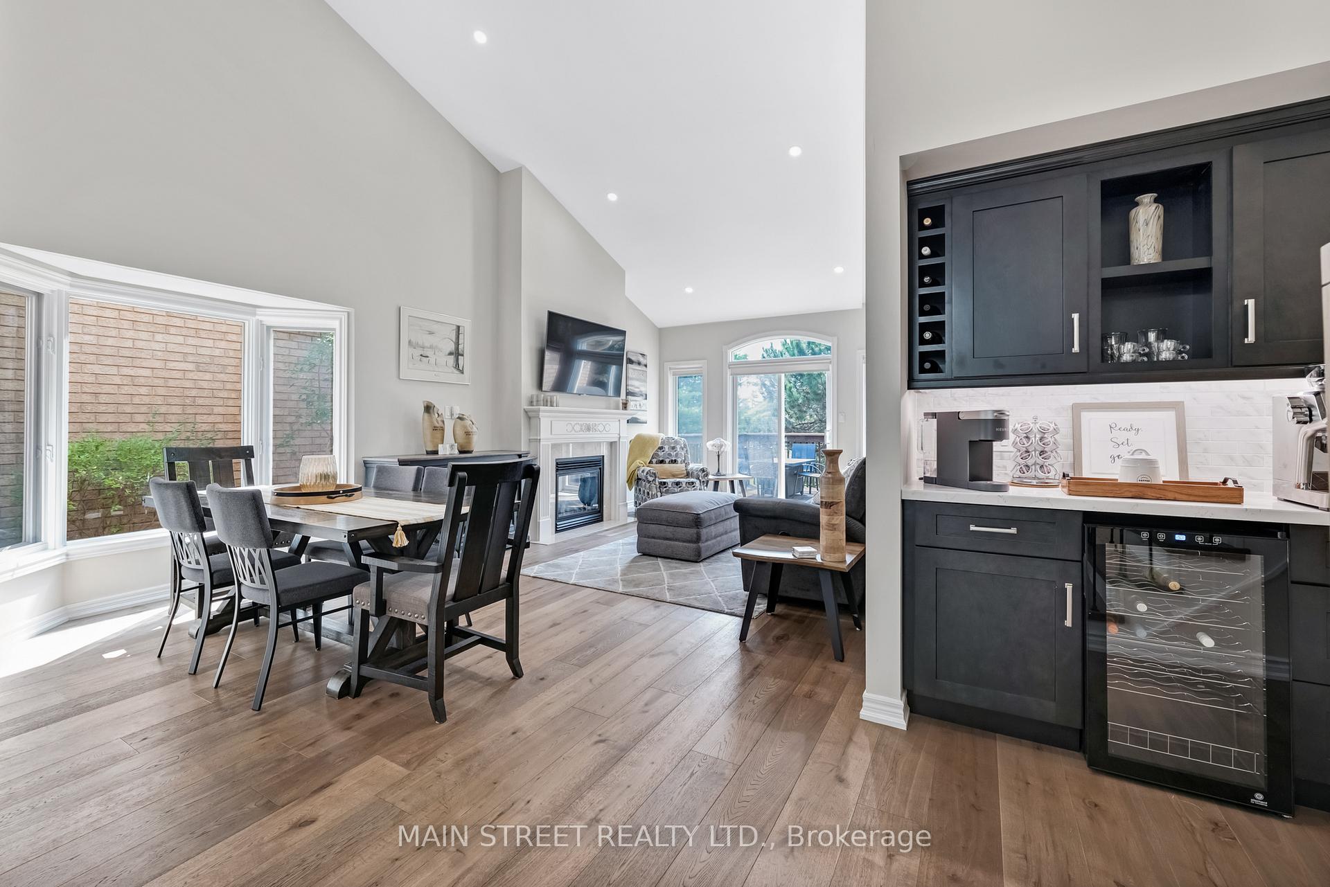 Photo 10 of 40 Via Amici, New Tecumseth, Rural New Tecumseth — HOMEH