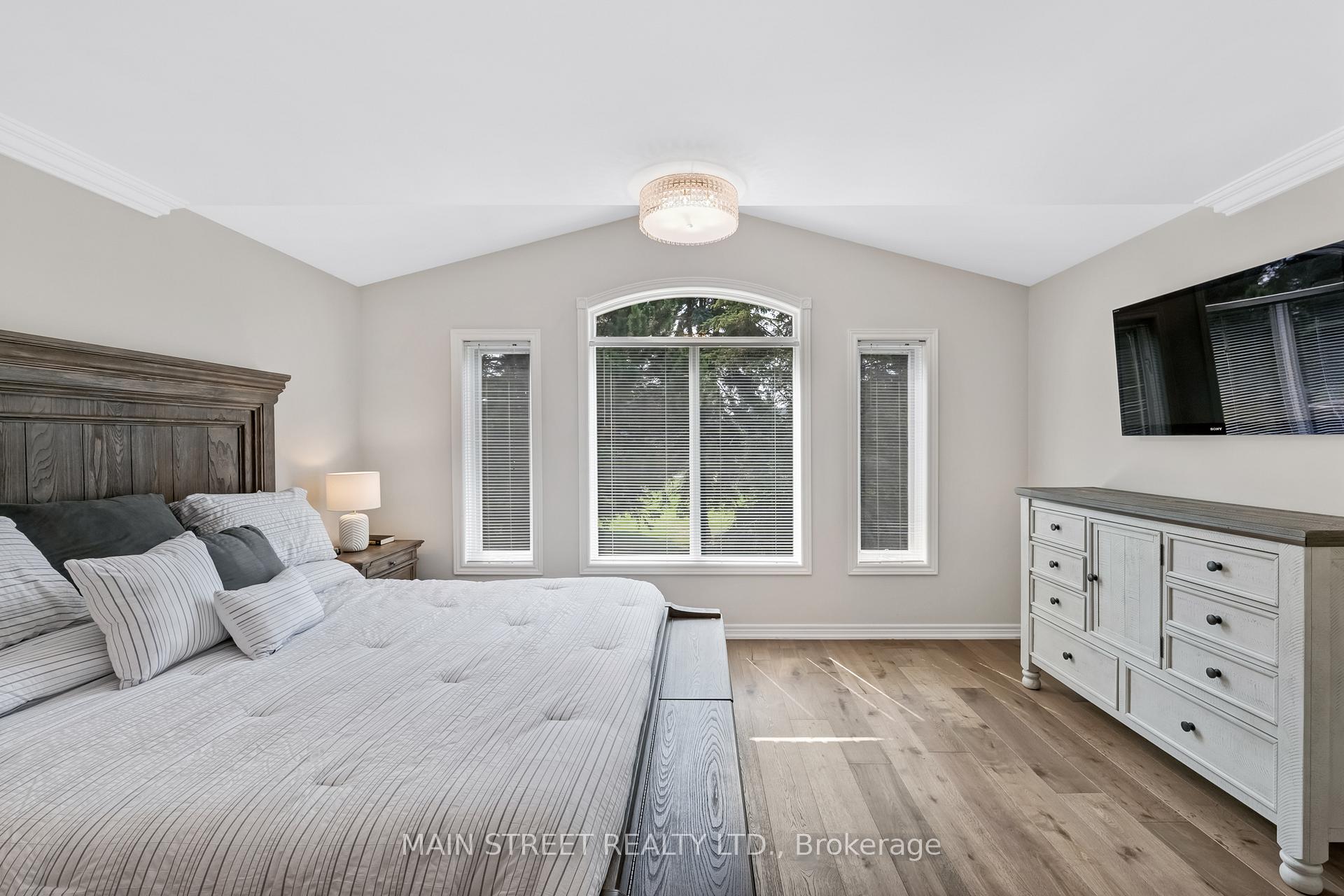 Photo 18 of 40 Via Amici, New Tecumseth, Rural New Tecumseth — HOMEH