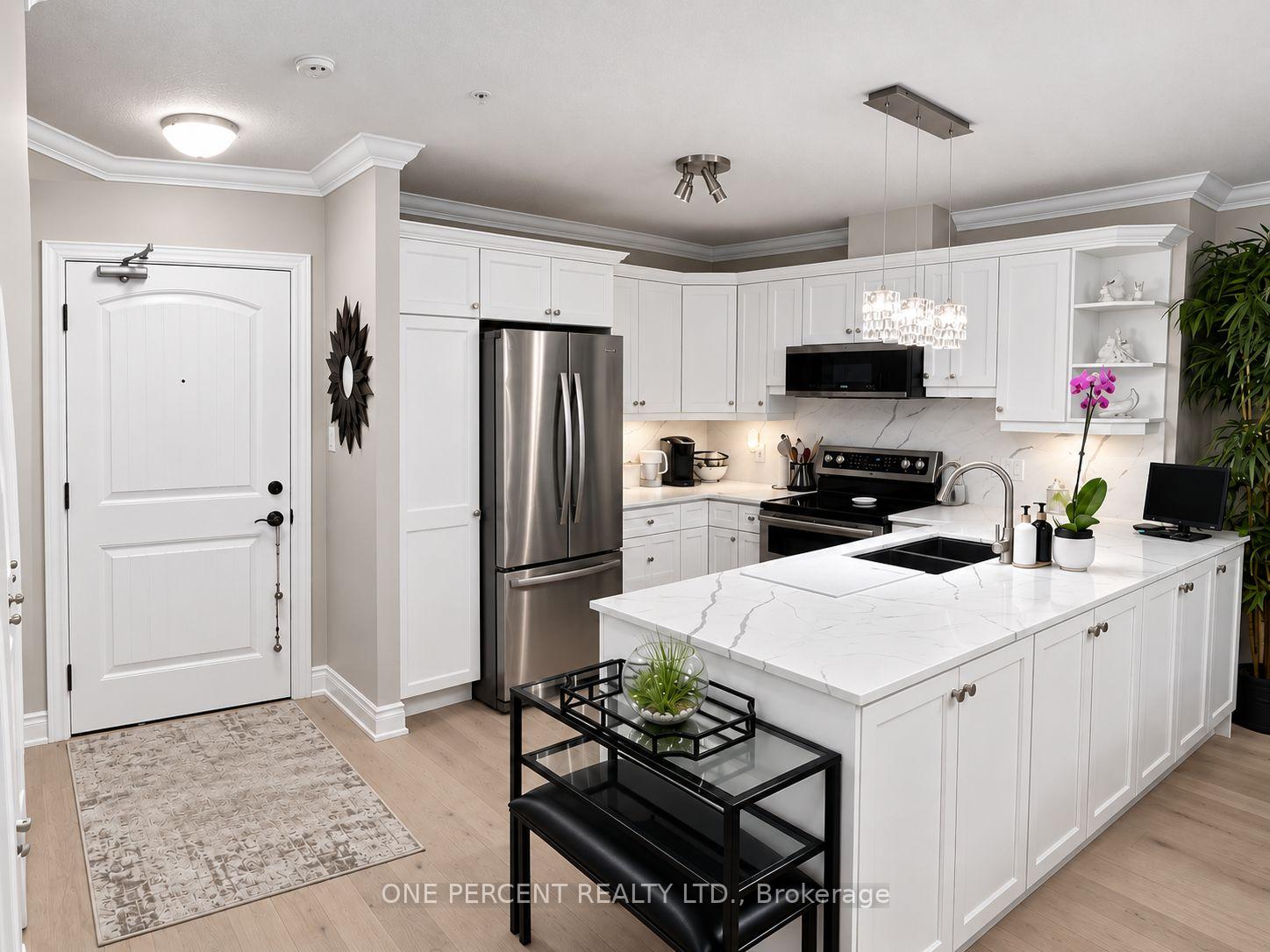 Photo 10 of Unit 113, 10 B Kimberley Avenue, Bracebridge — HOMEH