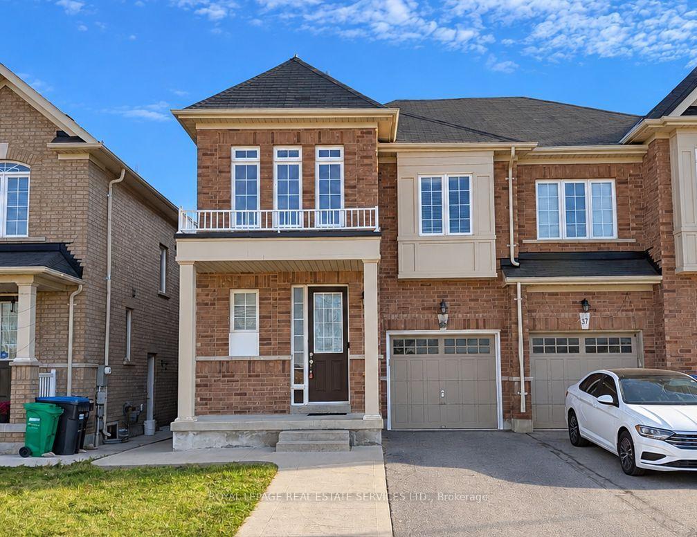 Photo 2 of 39 Vezna Crescent, Brampton, Credit Valley — HOMEH