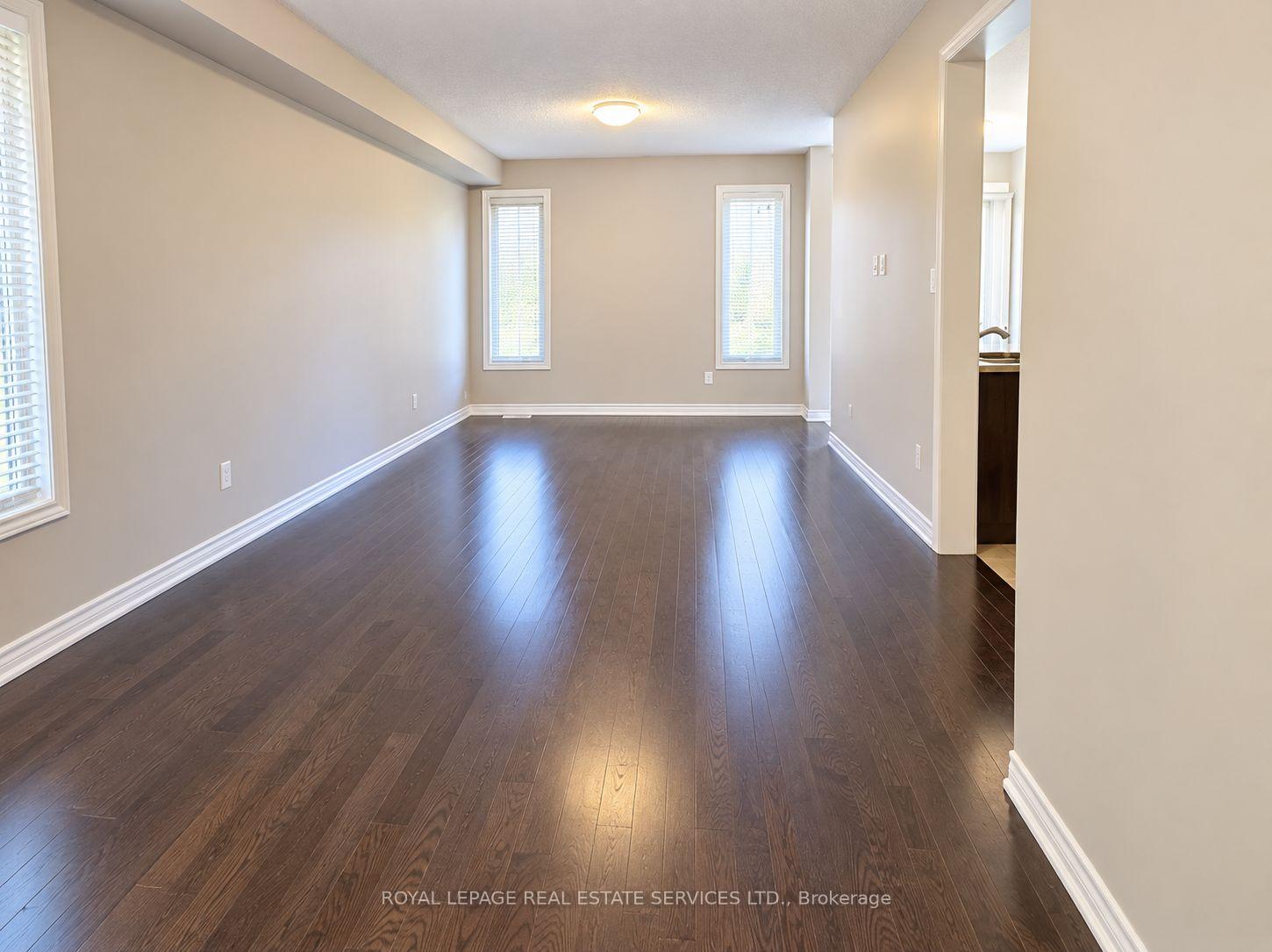 Photo 4 of 39 Vezna Crescent, Brampton, Credit Valley — HOMEH