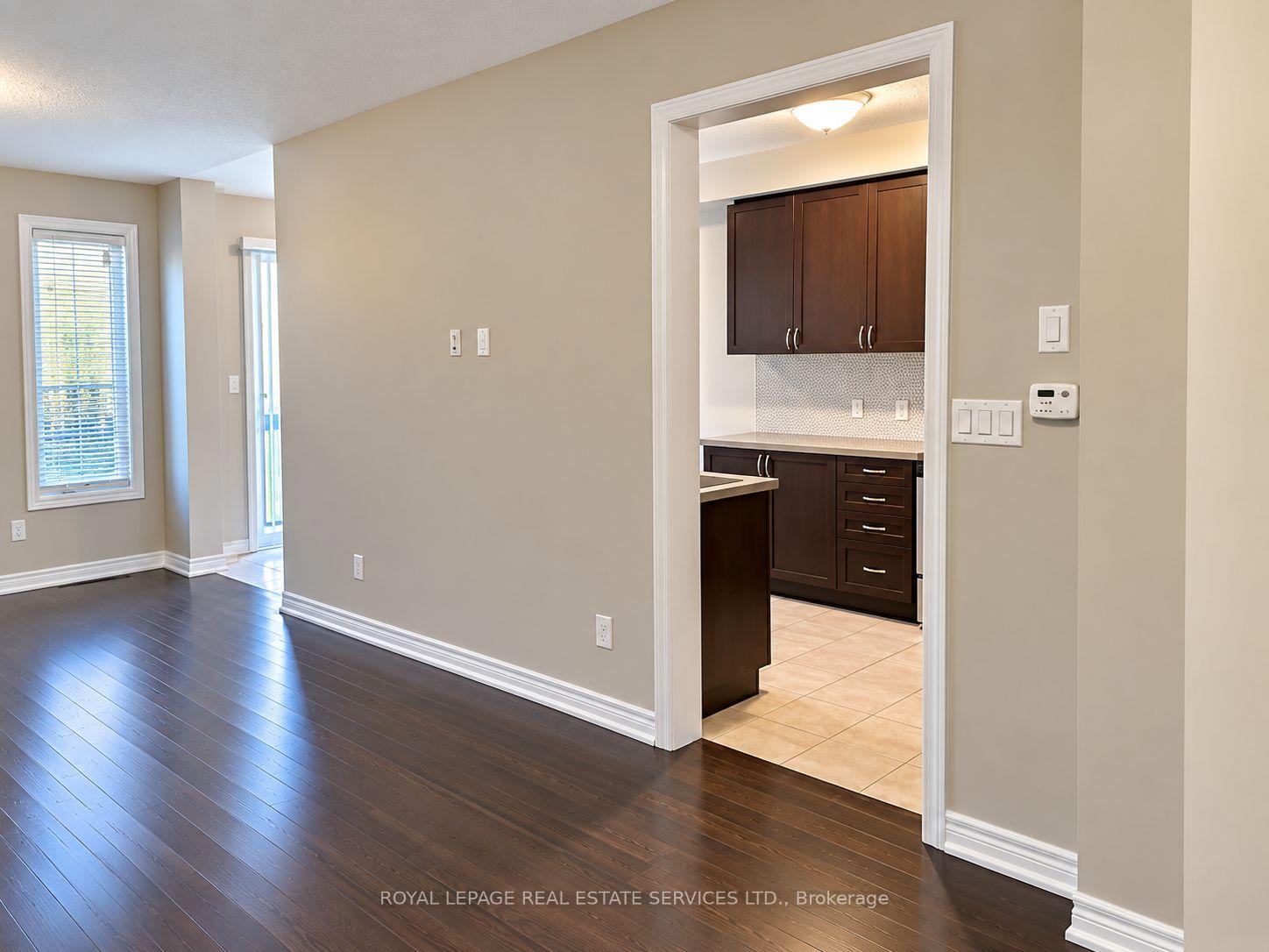 Photo 5 of 39 Vezna Crescent, Brampton, Credit Valley — HOMEH