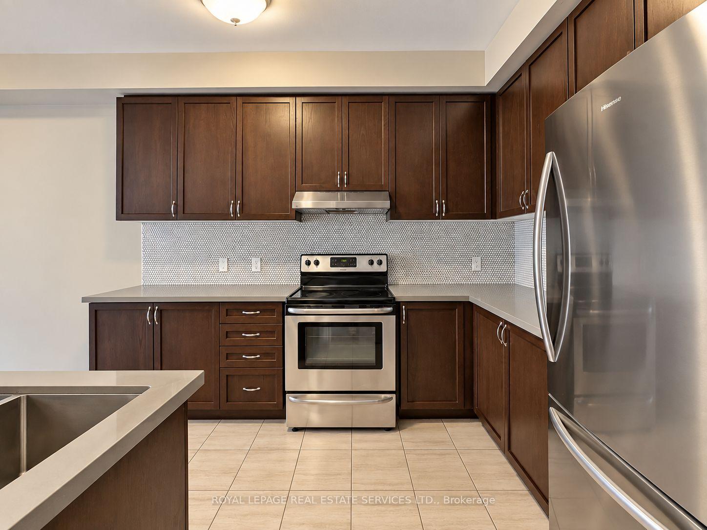 Photo 6 of 39 Vezna Crescent, Brampton, Credit Valley — HOMEH